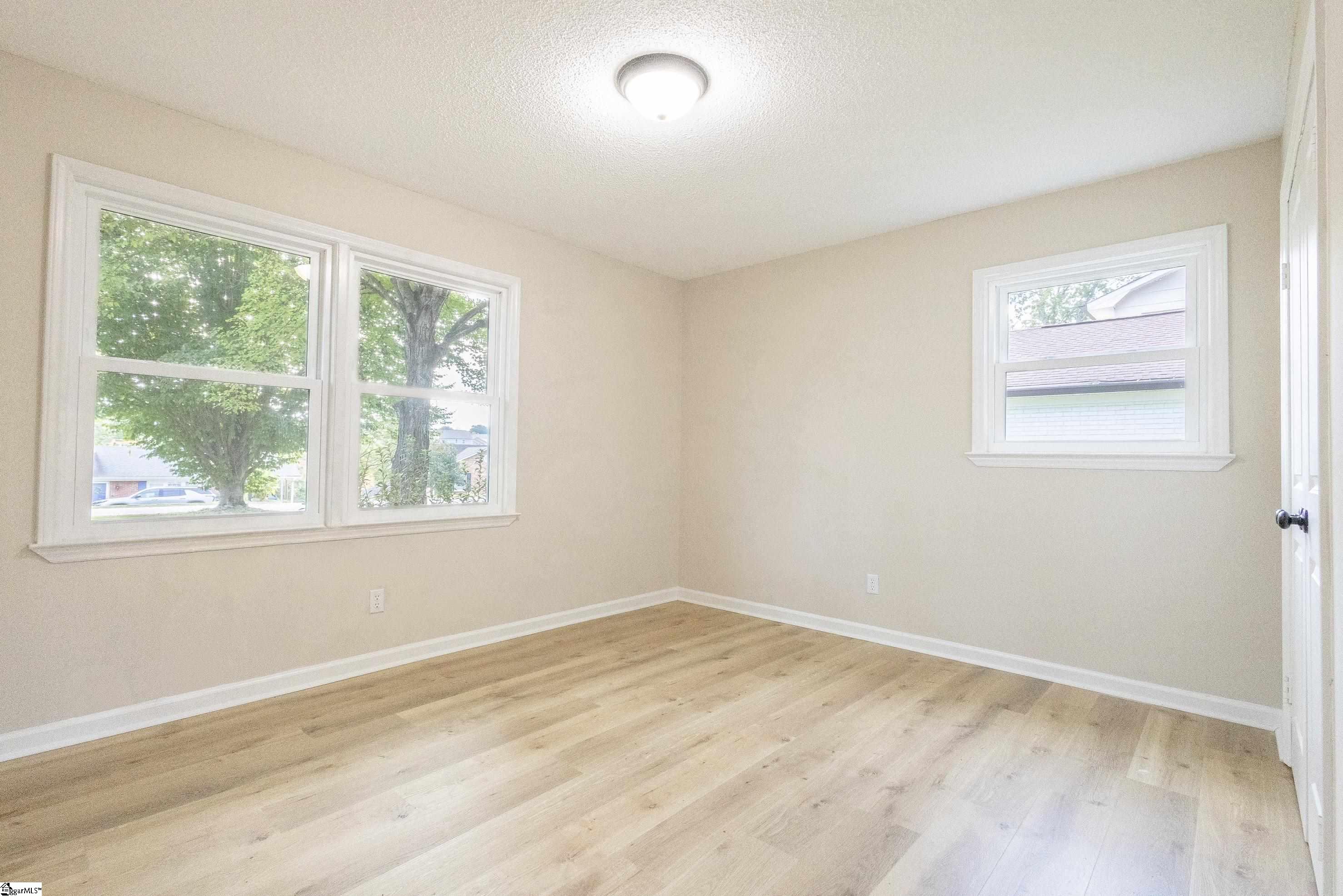 220 River Forest Drive Property Photo 10