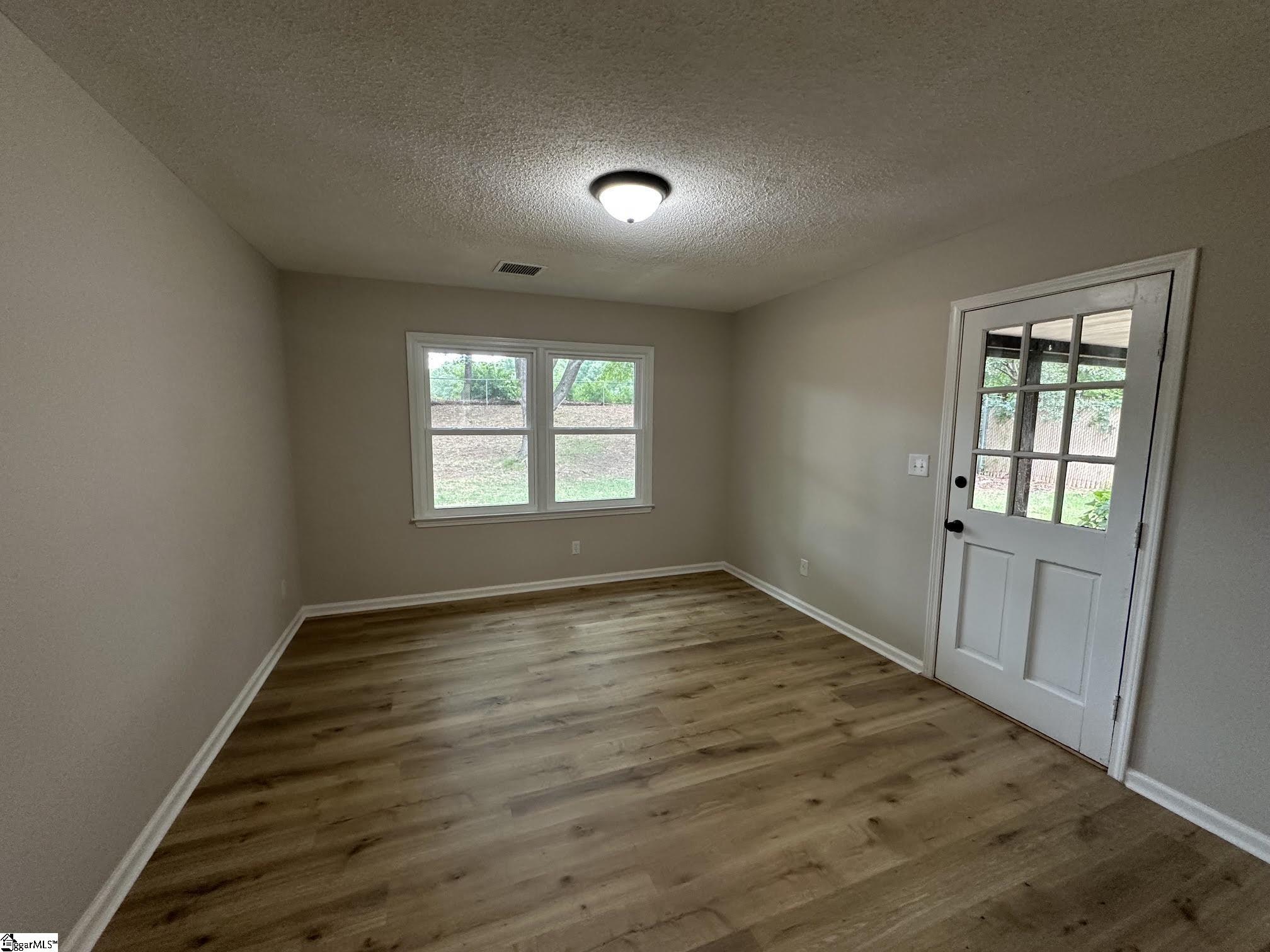 220 River Forest Drive Property Photo 11