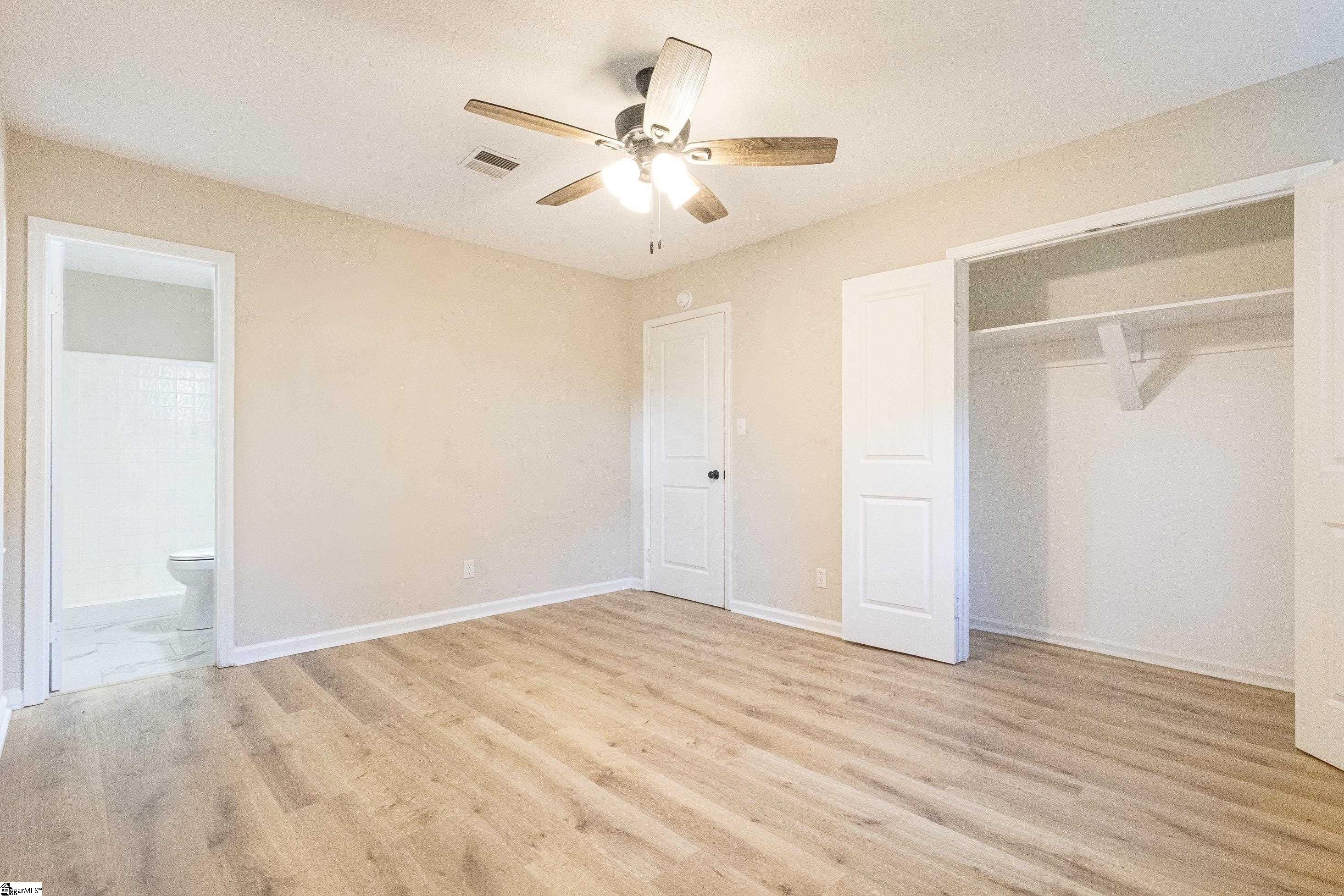 220 River Forest Drive Property Photo 11