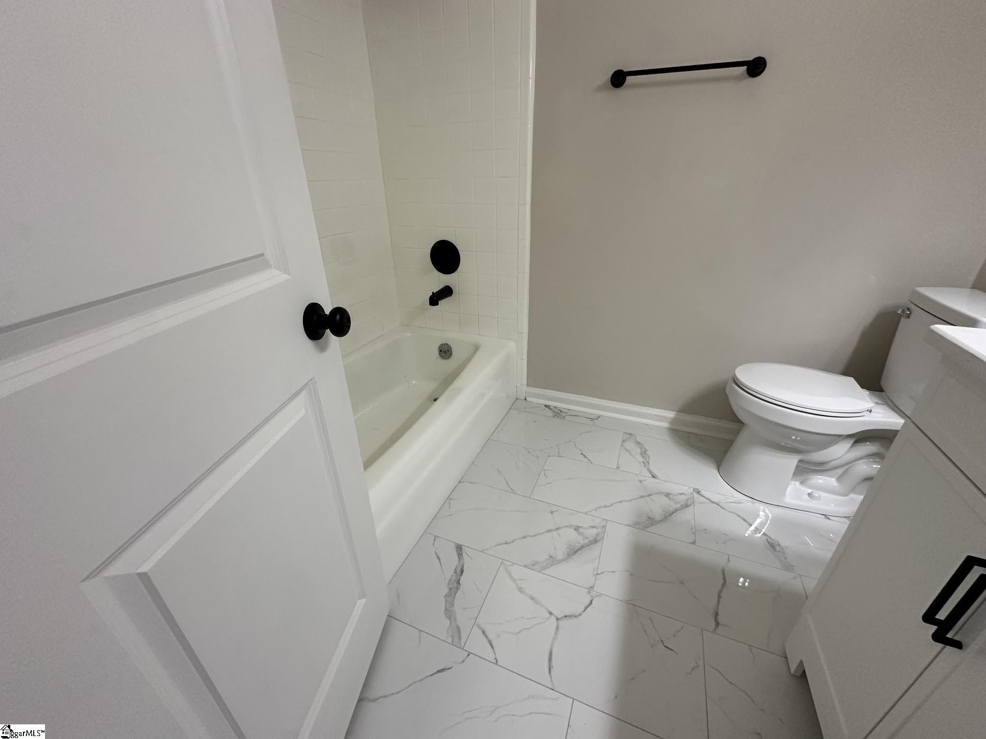 220 River Forest Drive Property Photo 13