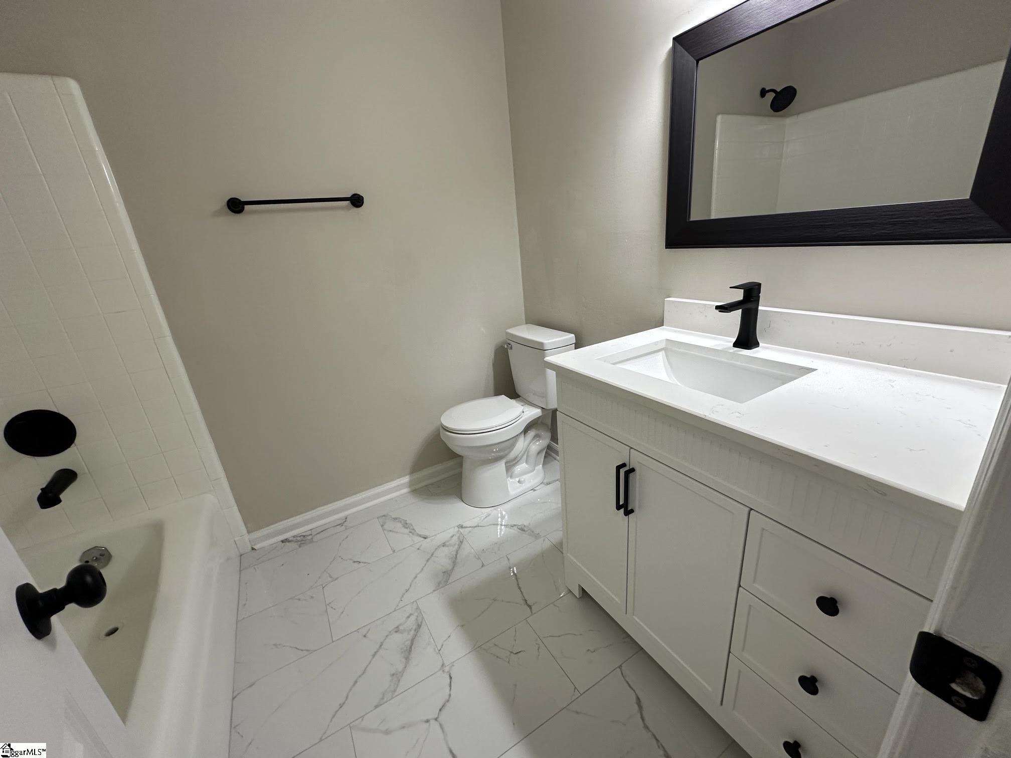 220 River Forest Drive Property Photo 14