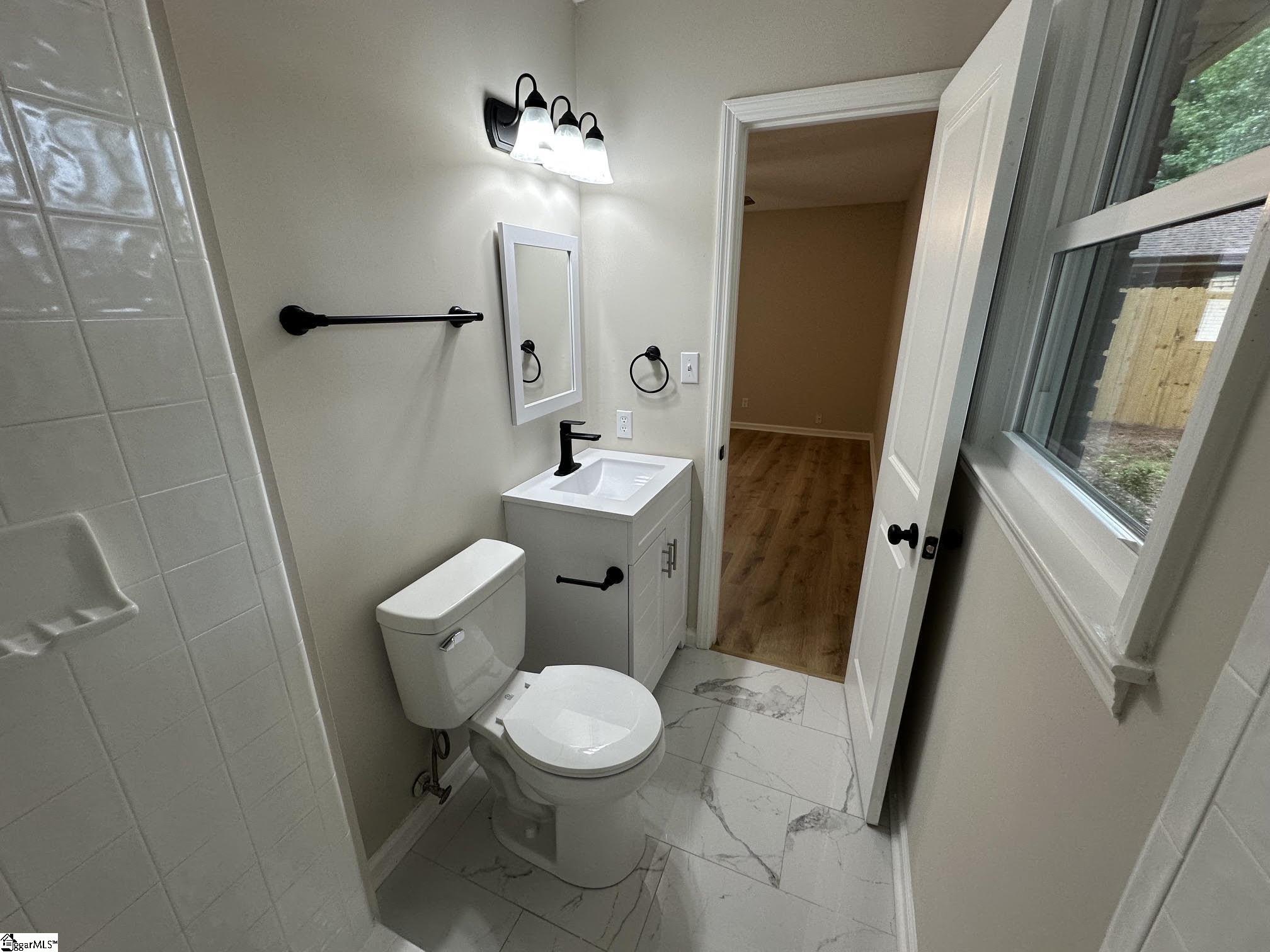 220 River Forest Drive Property Photo 18
