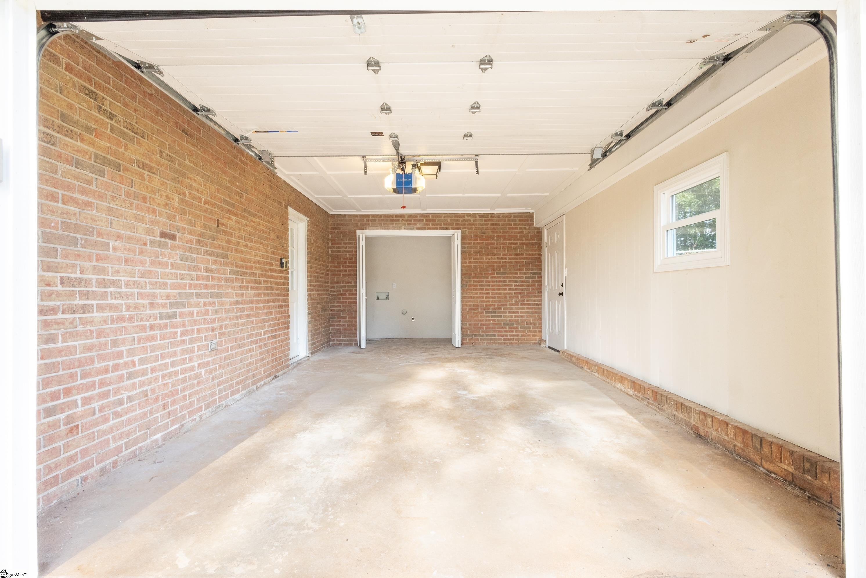 220 River Forest Drive Property Photo 18