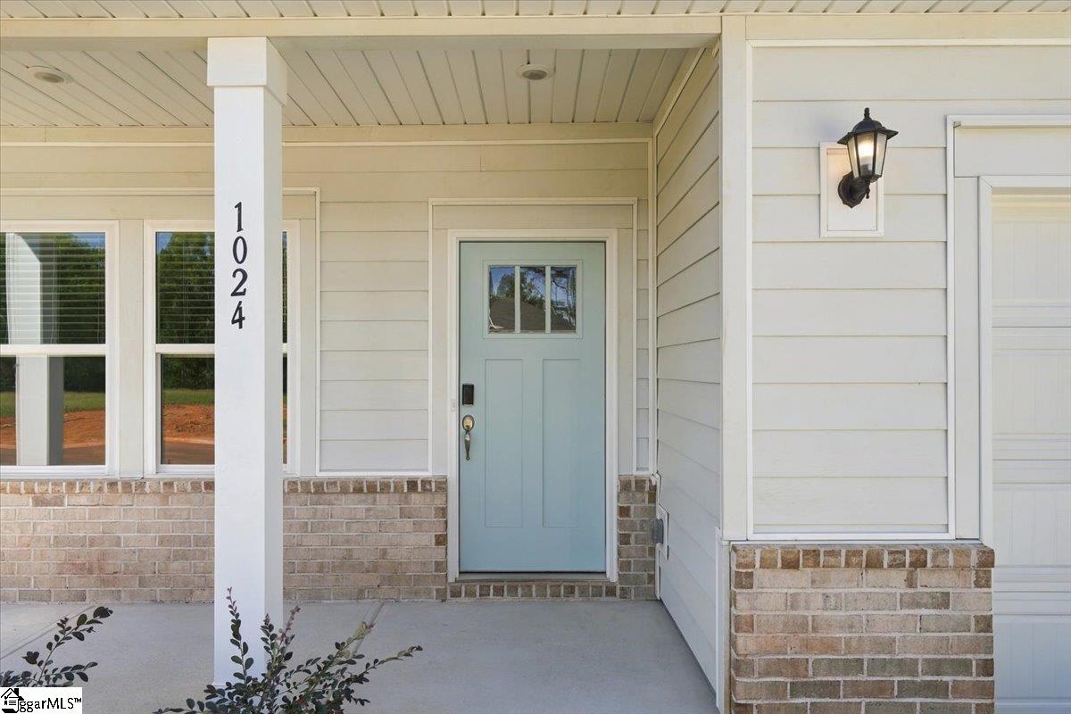 1024 Southwell Drive Property Photo 3