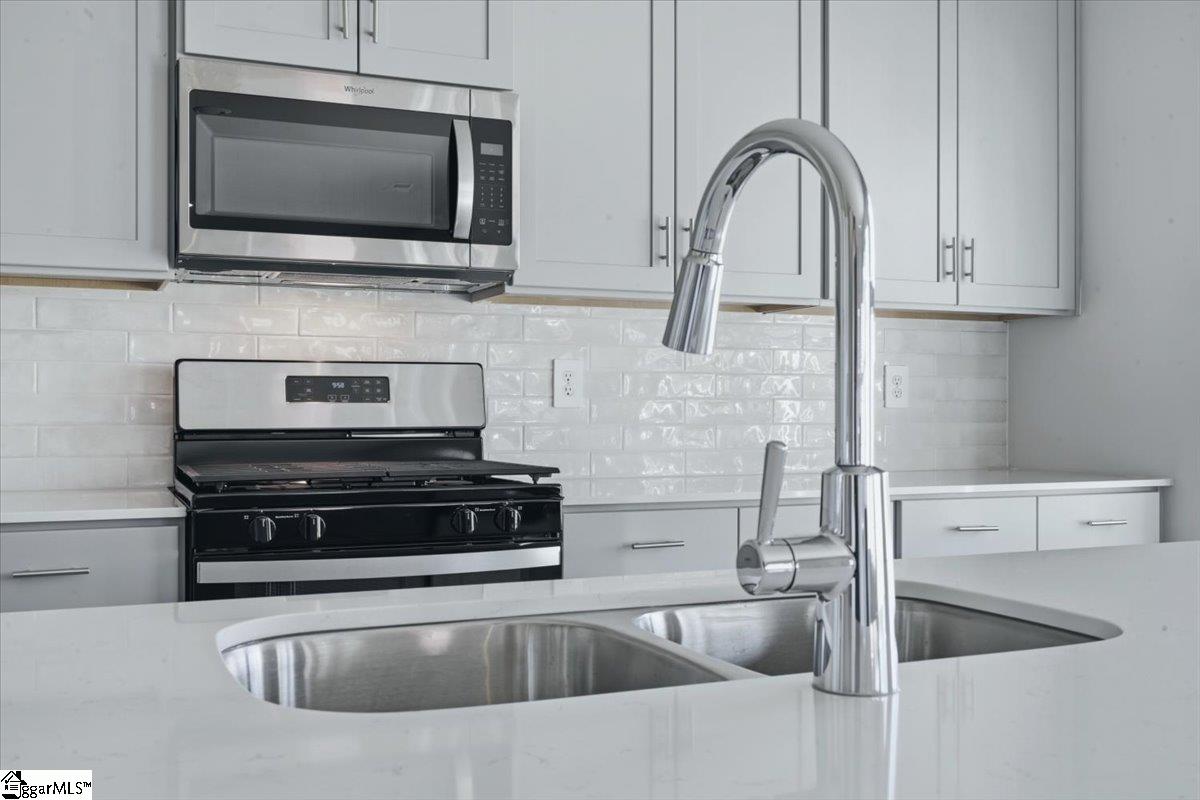 1024 Southwell Drive Property Photo 11