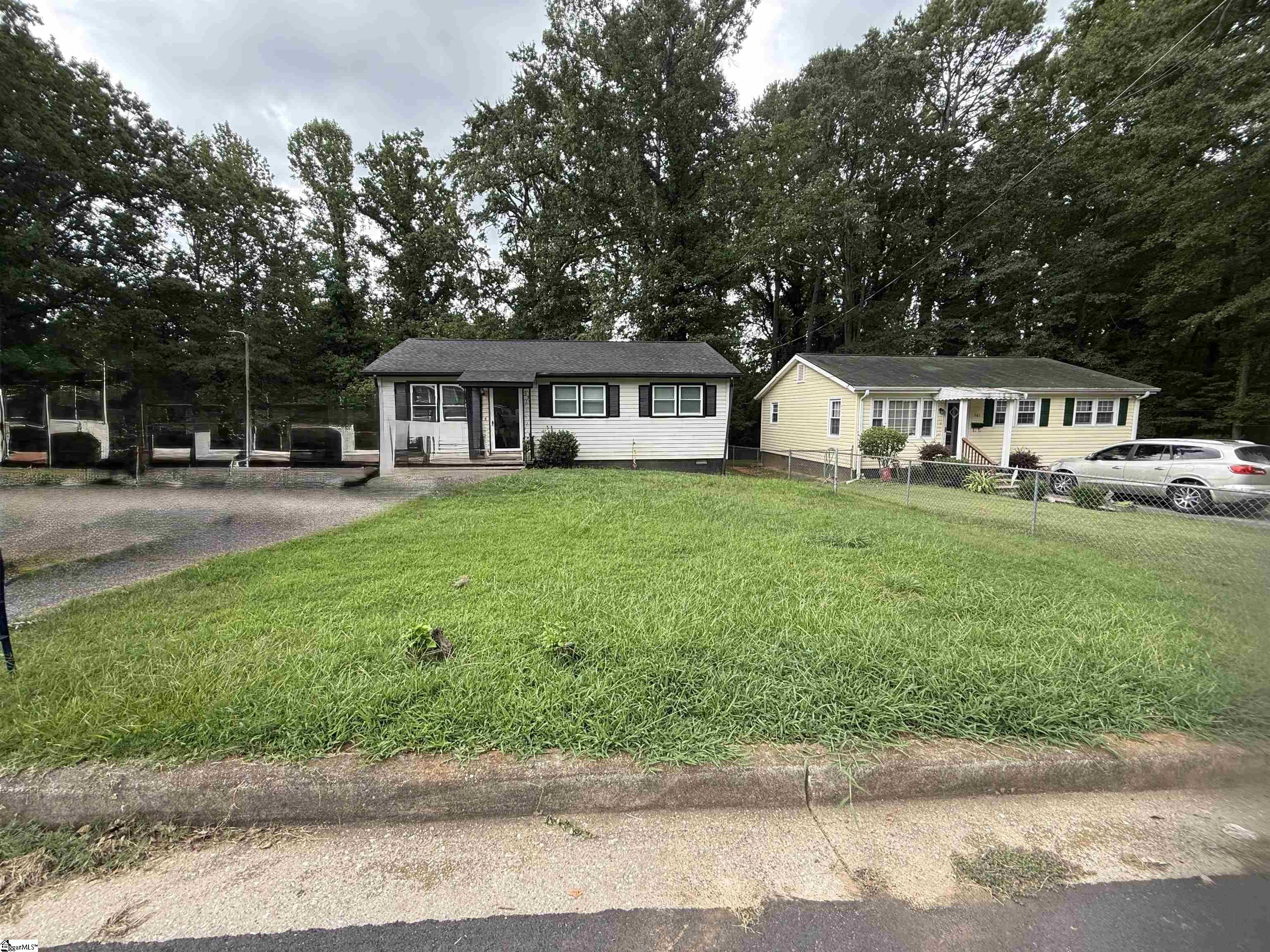 359 Woodview Avenue Property Photo 2