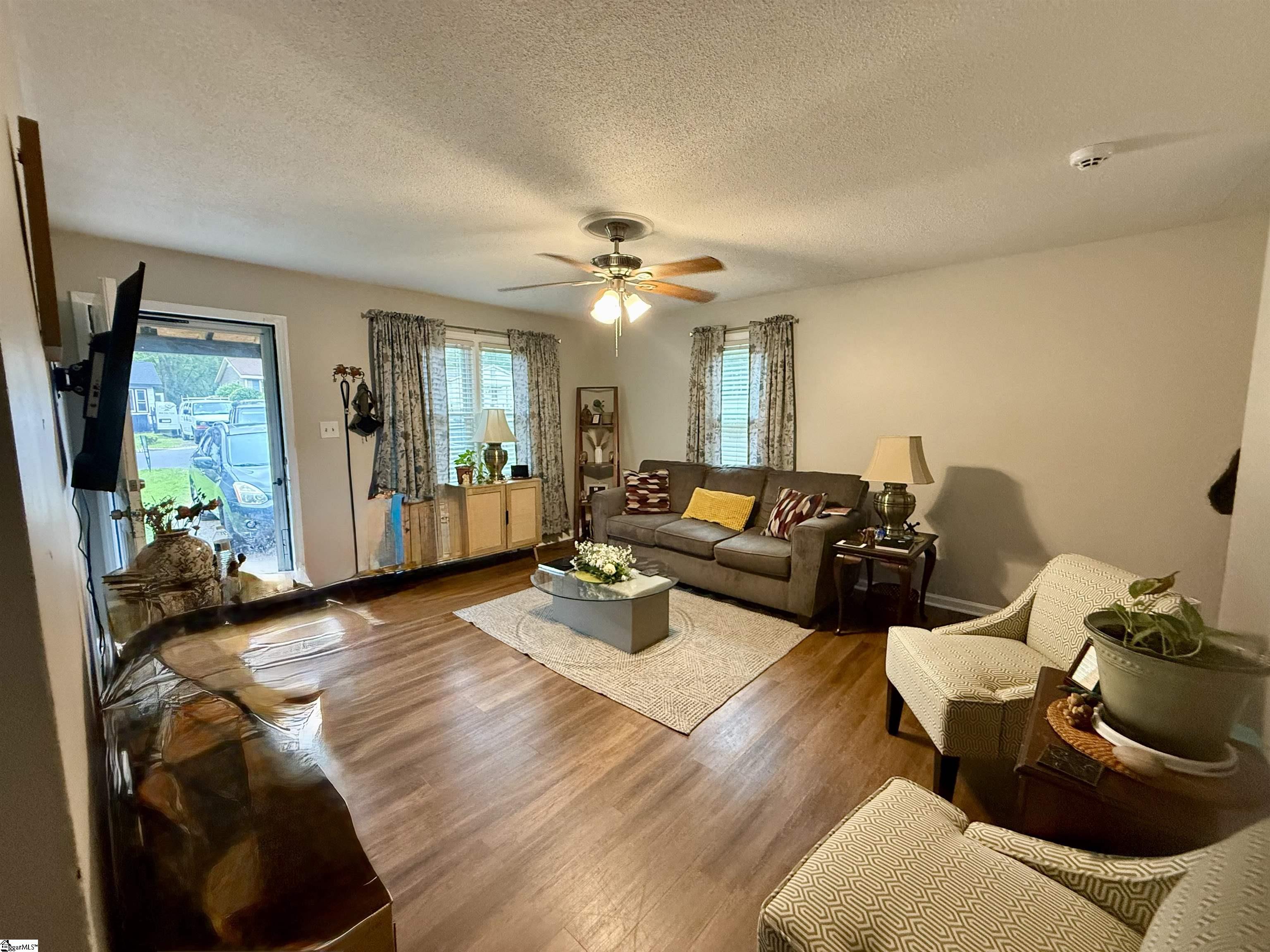 359 Woodview Avenue Property Photo 5