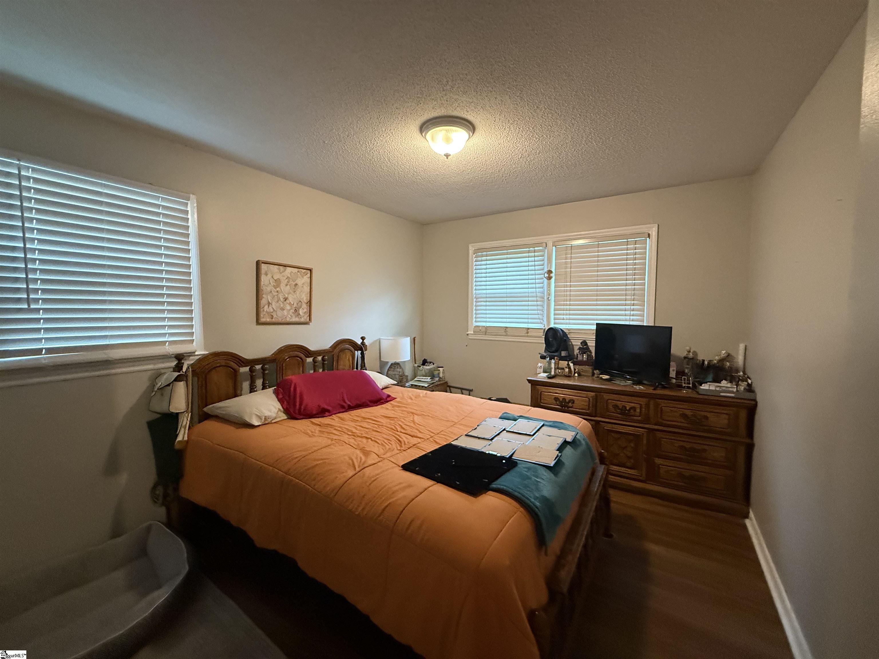 359 Woodview Avenue Property Photo 8
