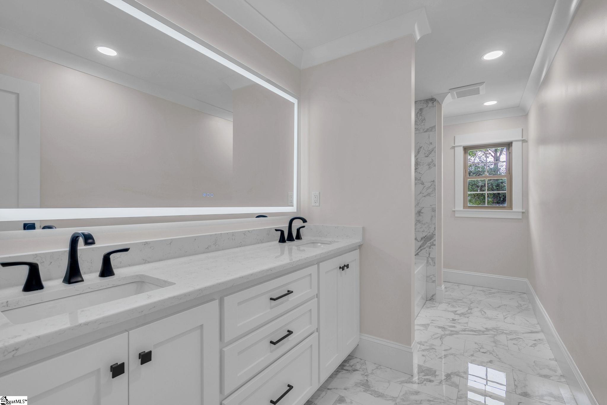 212 Galerie Drive Property Photo 11