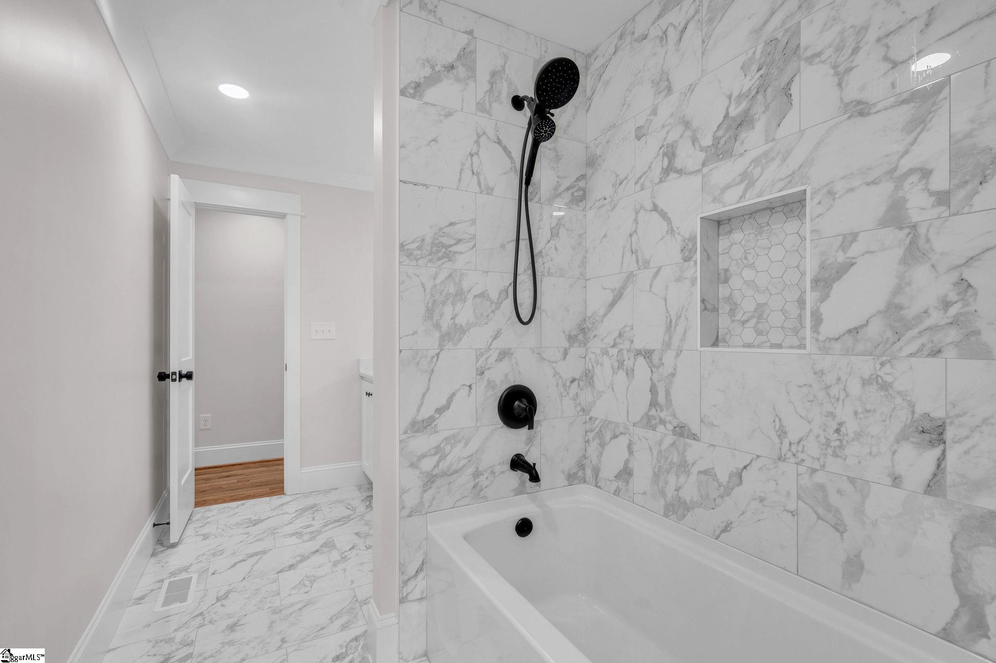 212 Galerie Drive Property Photo 12