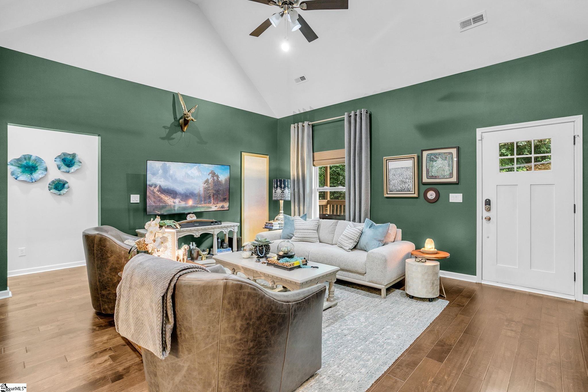 13 Pasadena Avenue Property Photo 7
