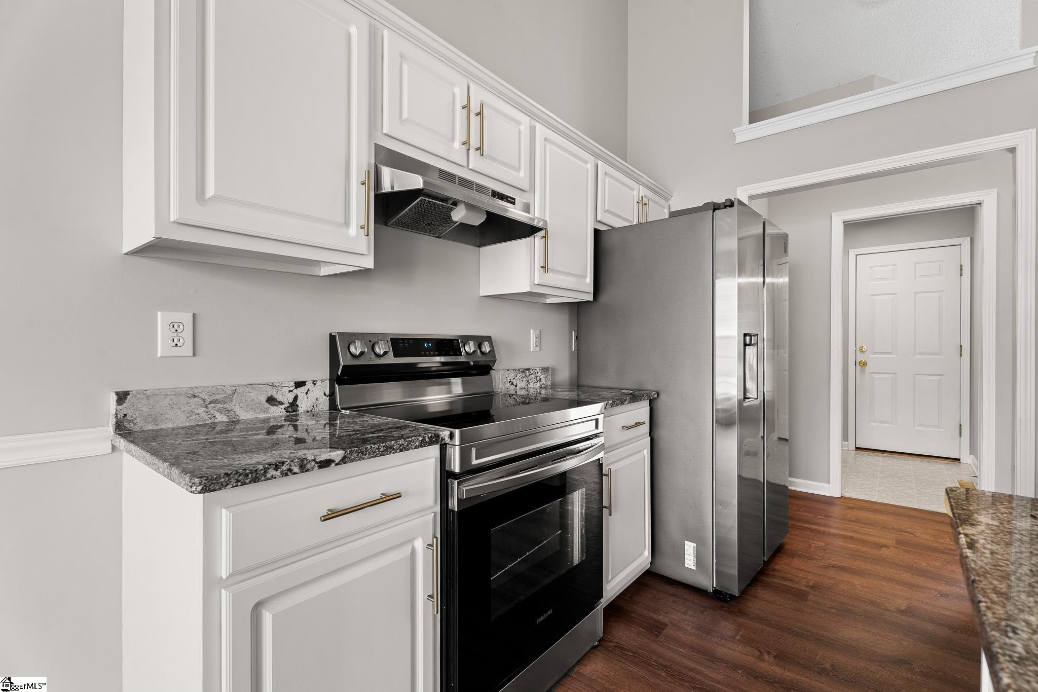 500 Lake Lennox Drive Property Photo 8