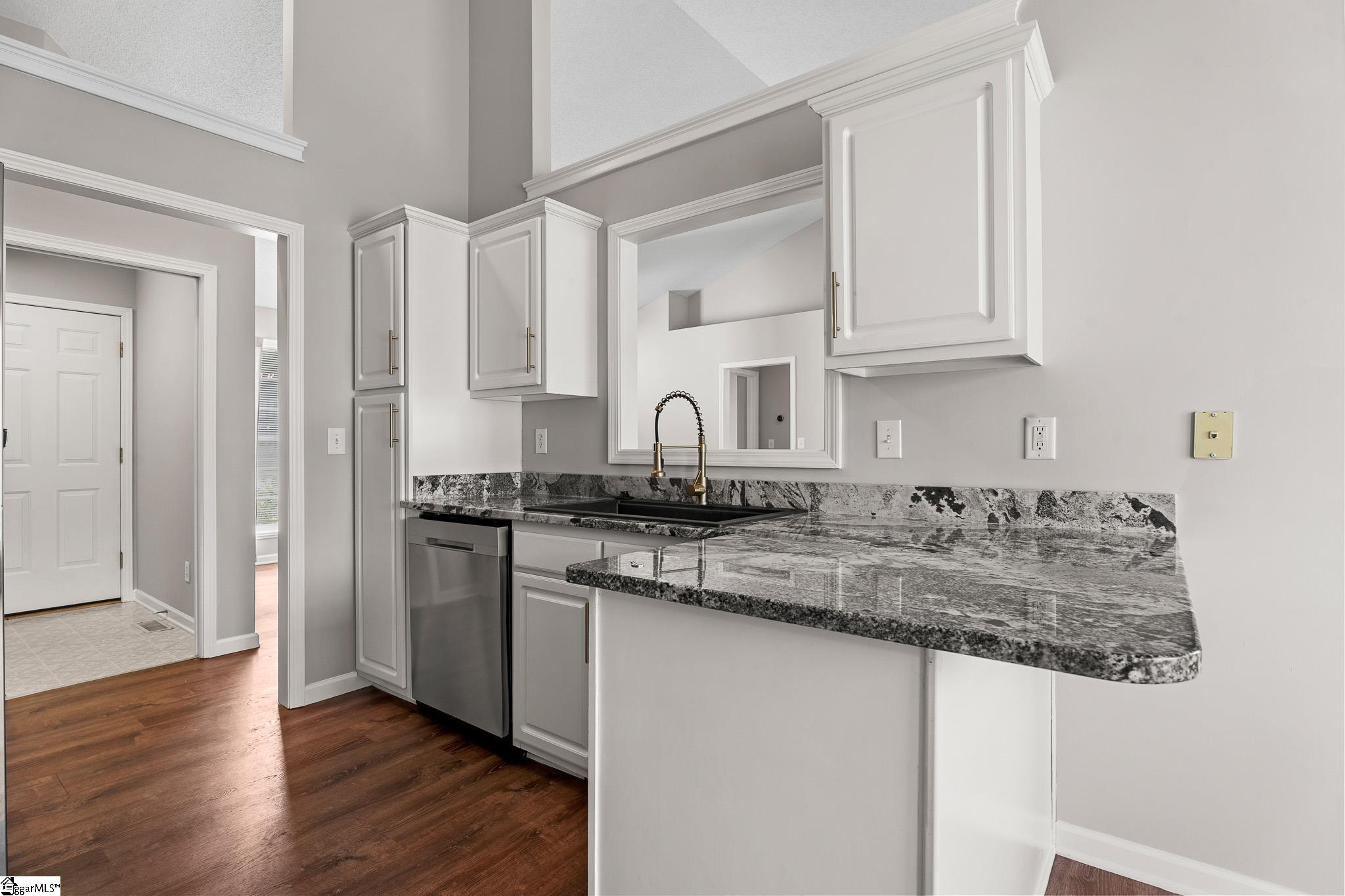 500 Lake Lennox Drive Property Photo 9