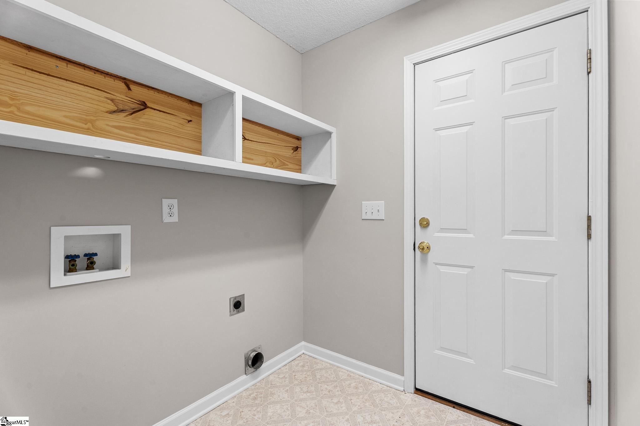 500 Lake Lennox Drive Property Photo 14