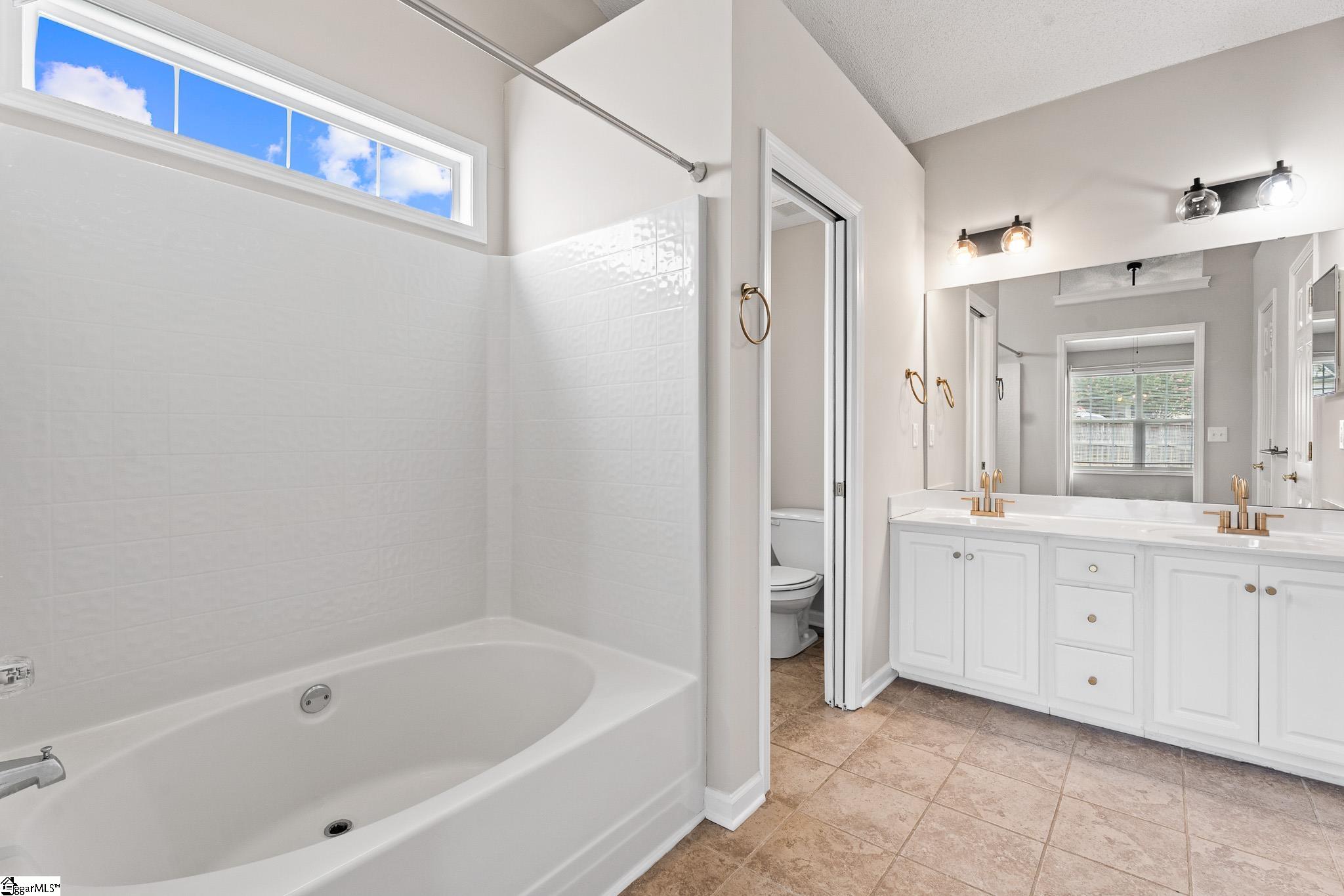 500 Lake Lennox Drive Property Photo 17