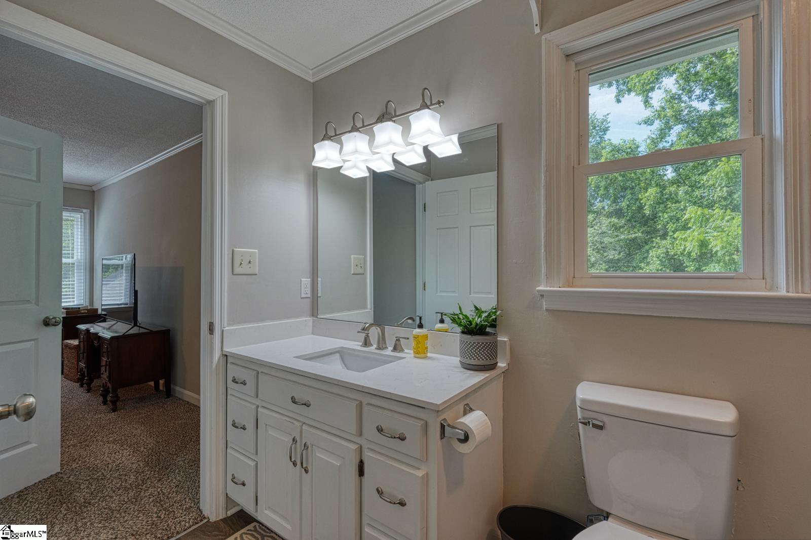 102 Hickory Hollow Drive Property Photo 7