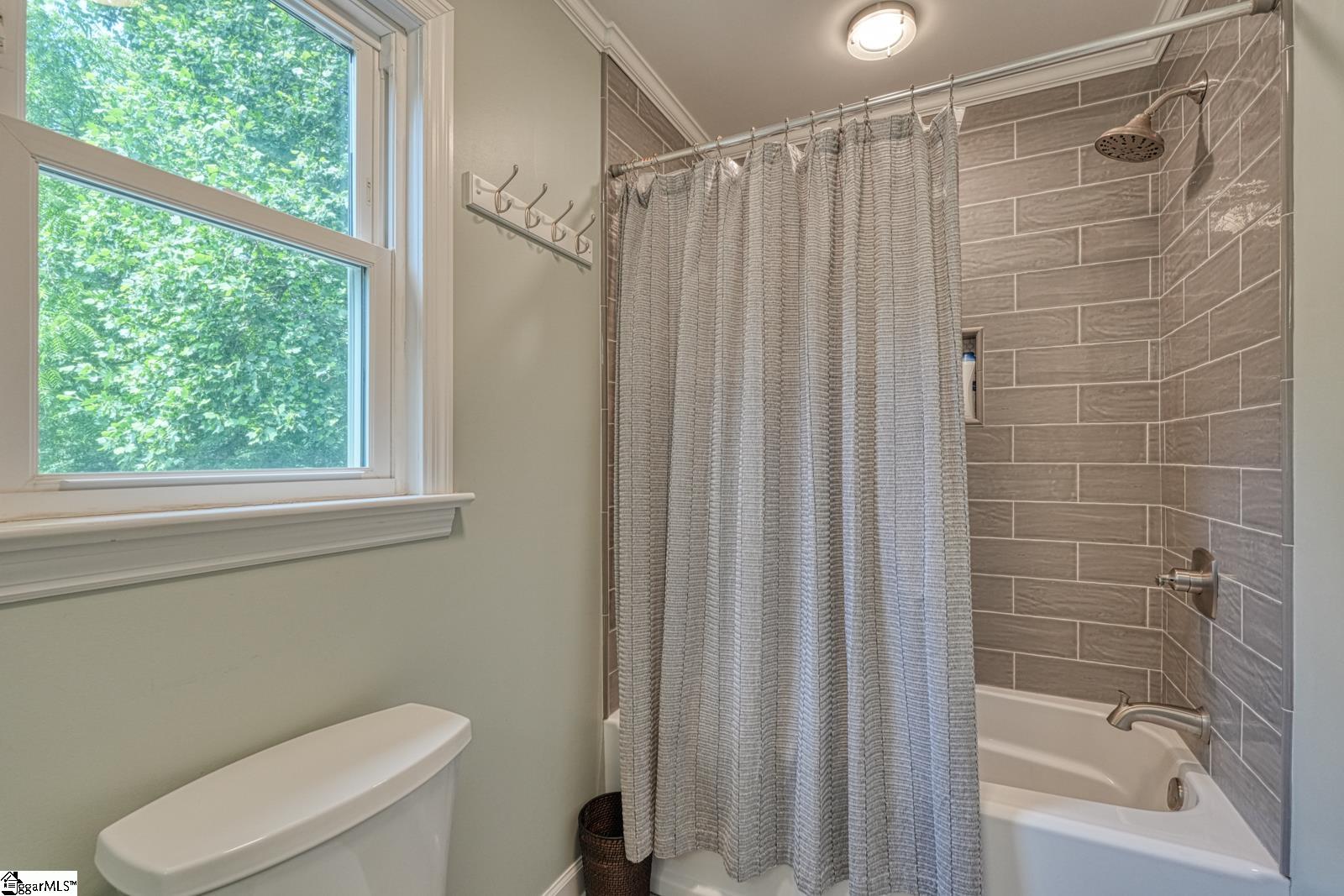 102 Hickory Hollow Drive Property Photo 18