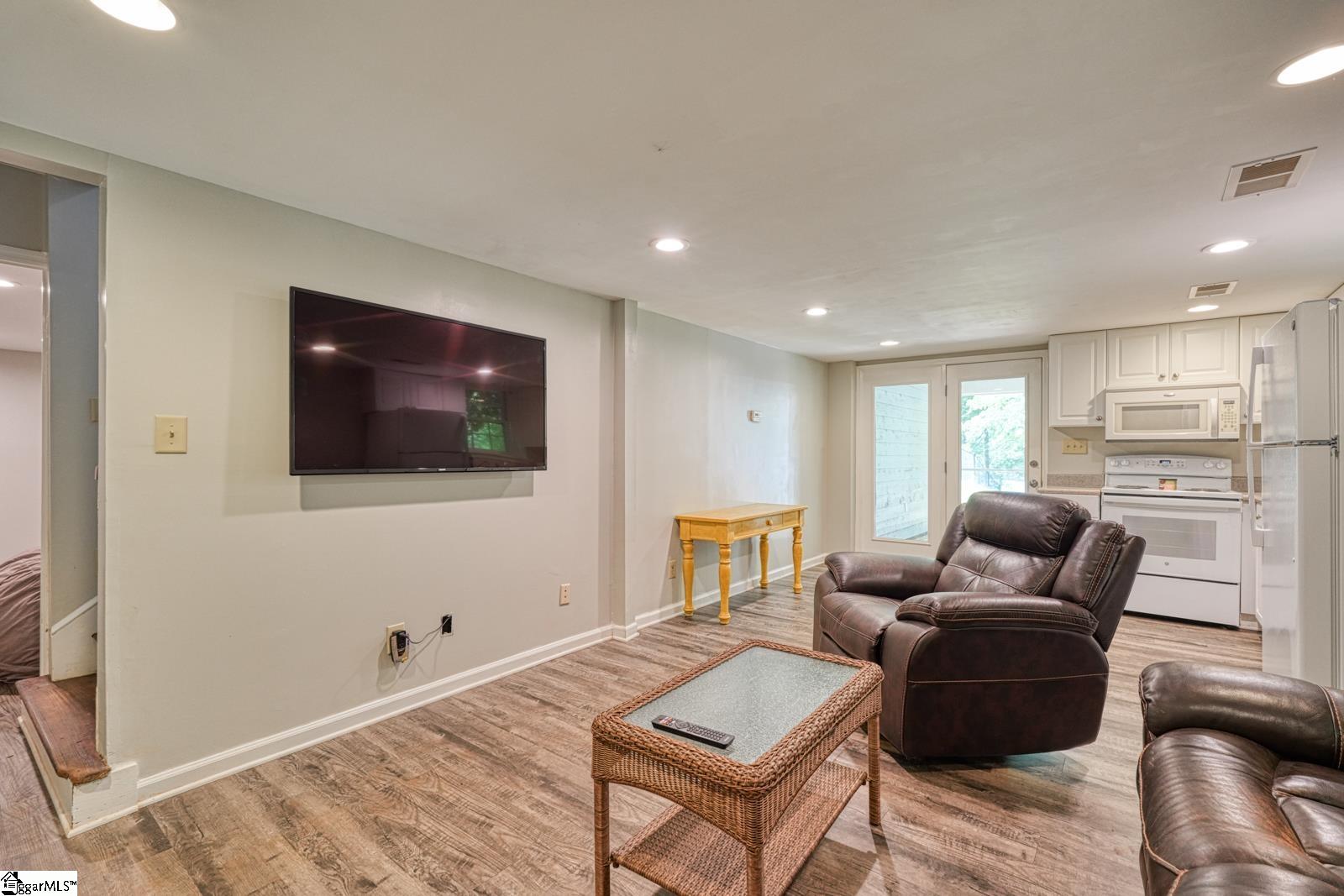 102 Hickory Hollow Drive Property Photo 30