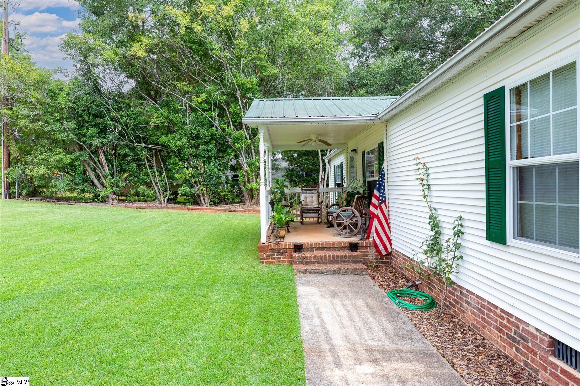 208 Brentwood Circle Property Photo 4