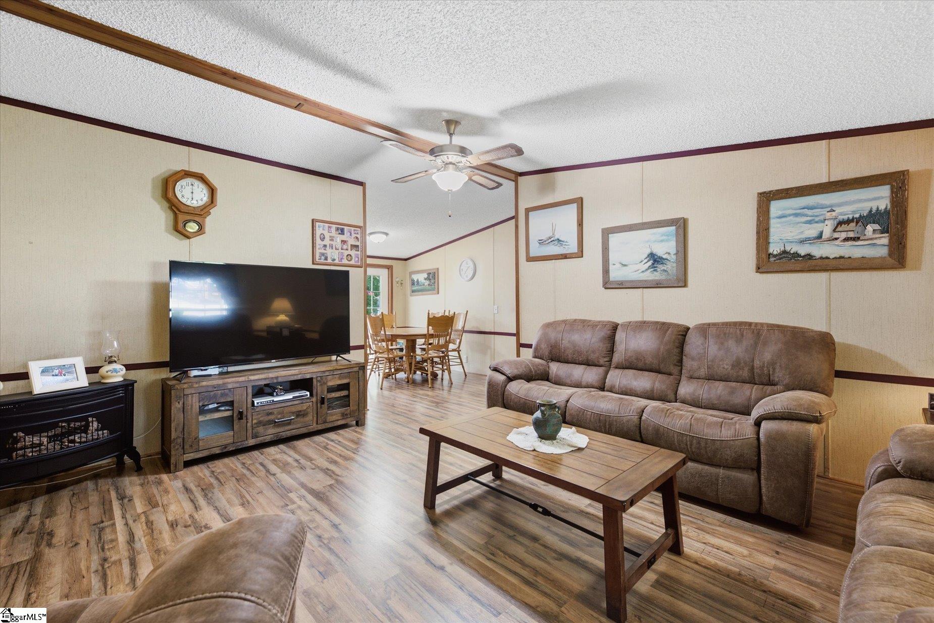 208 Brentwood Circle Property Photo 6