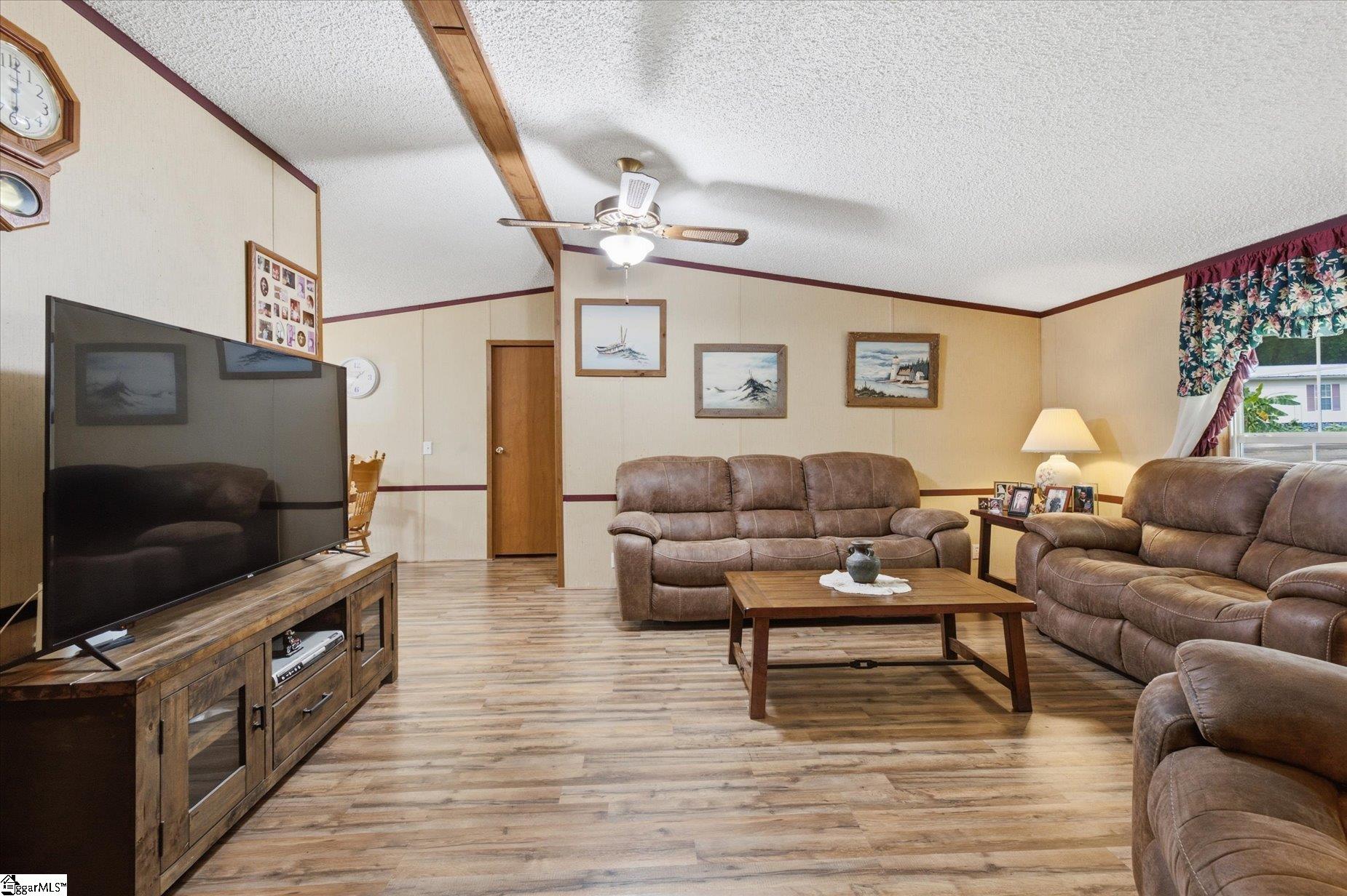 208 Brentwood Circle Property Photo 7