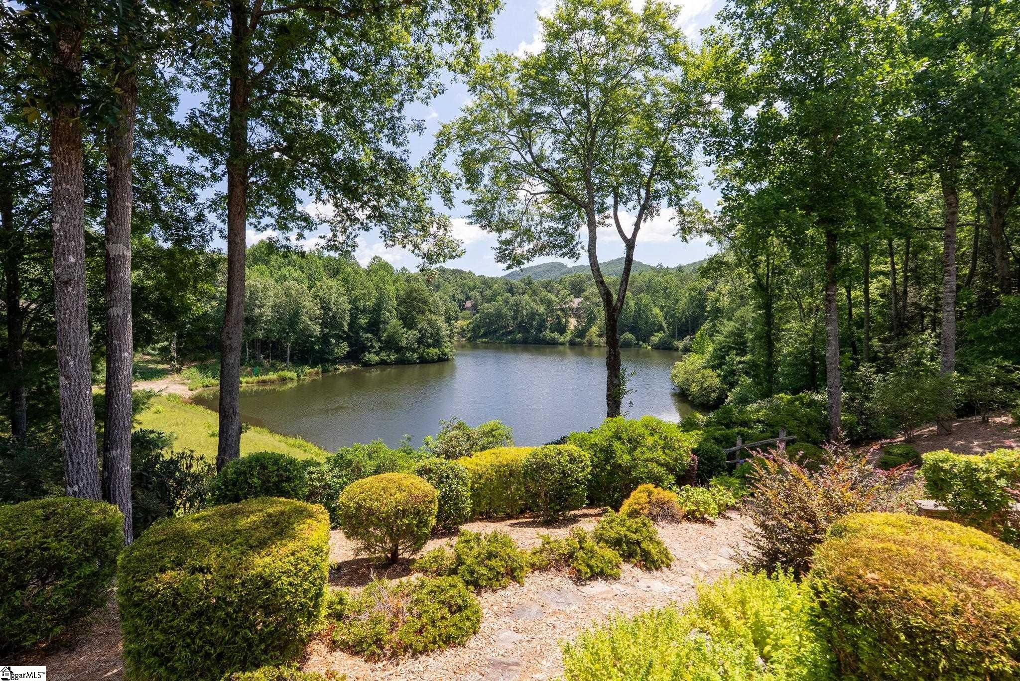 505 Woodlake Way Property Photo 3