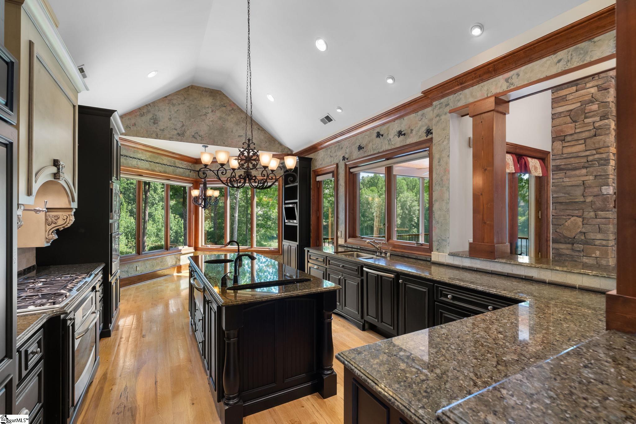 505 Woodlake Way Property Photo 10