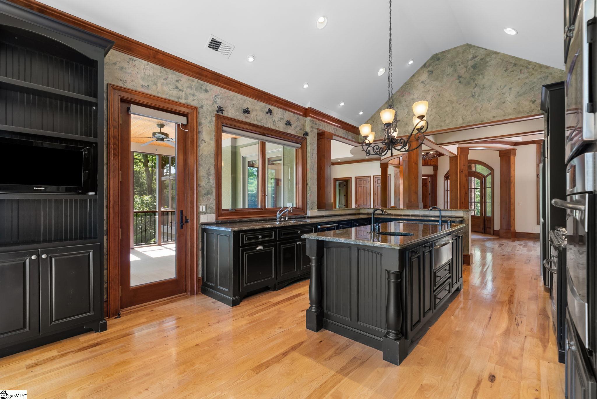 505 Woodlake Way Property Photo 11