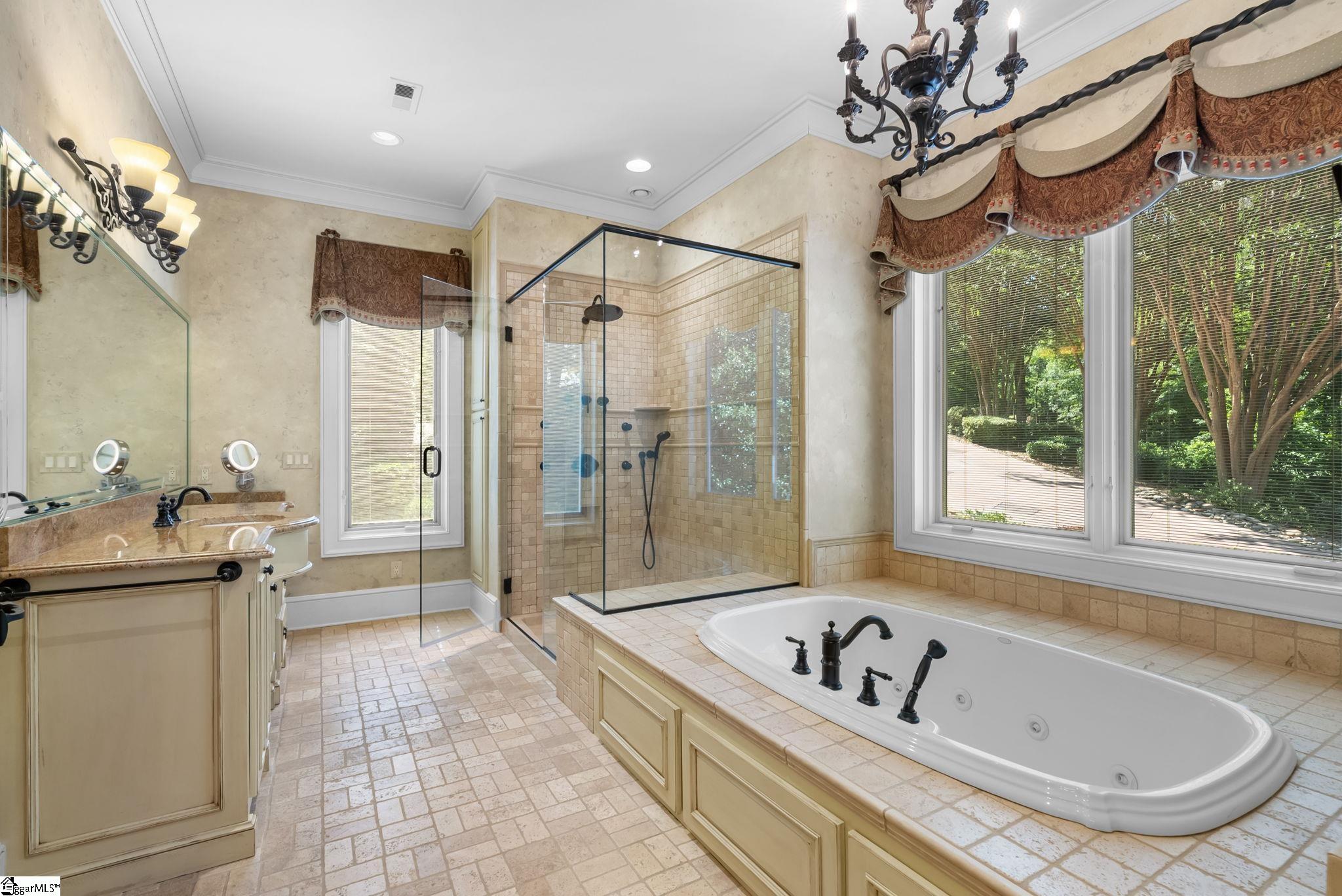 505 Woodlake Way Property Photo 14