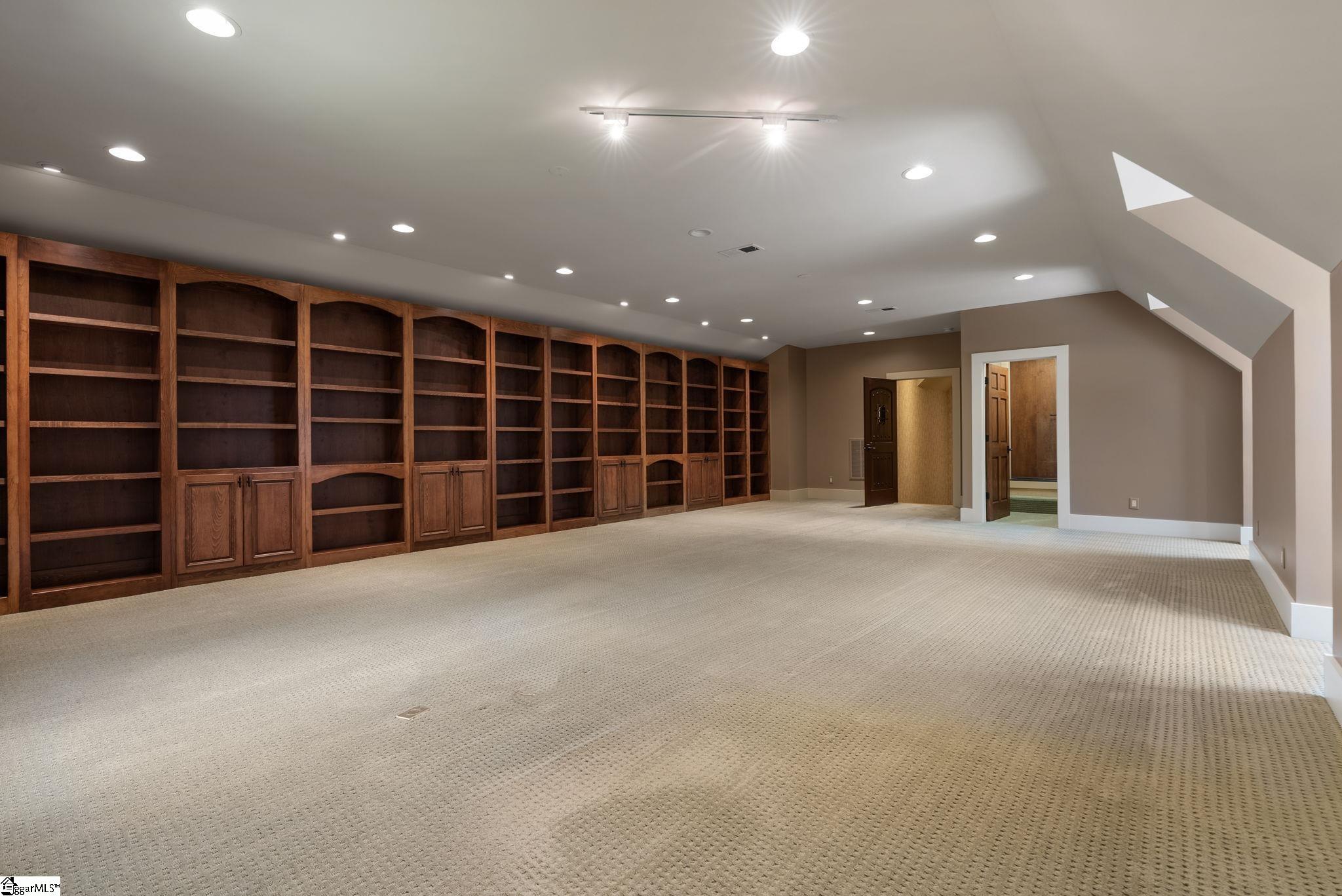 505 Woodlake Way Property Photo 26
