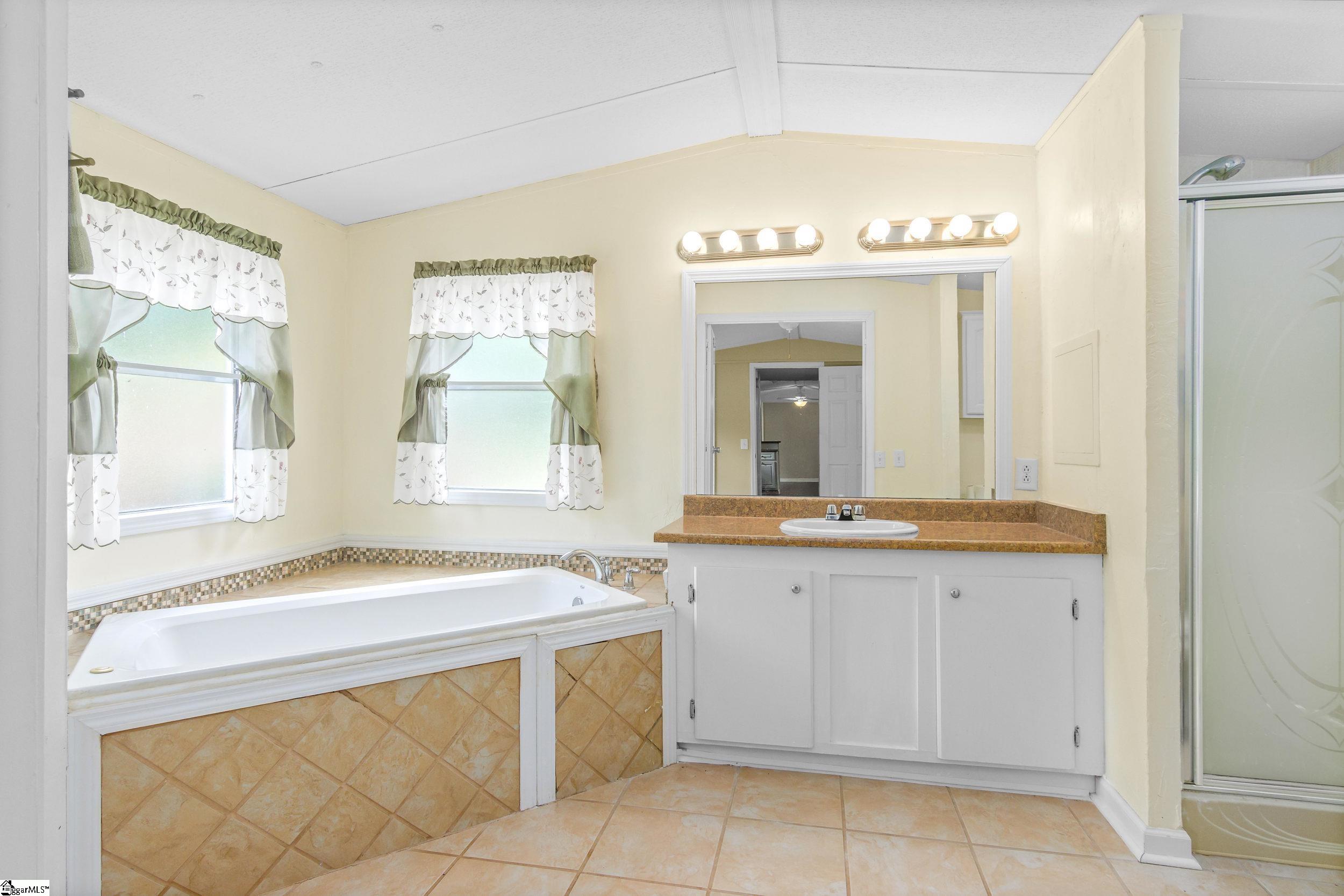 32 Hall Street Property Photo 16