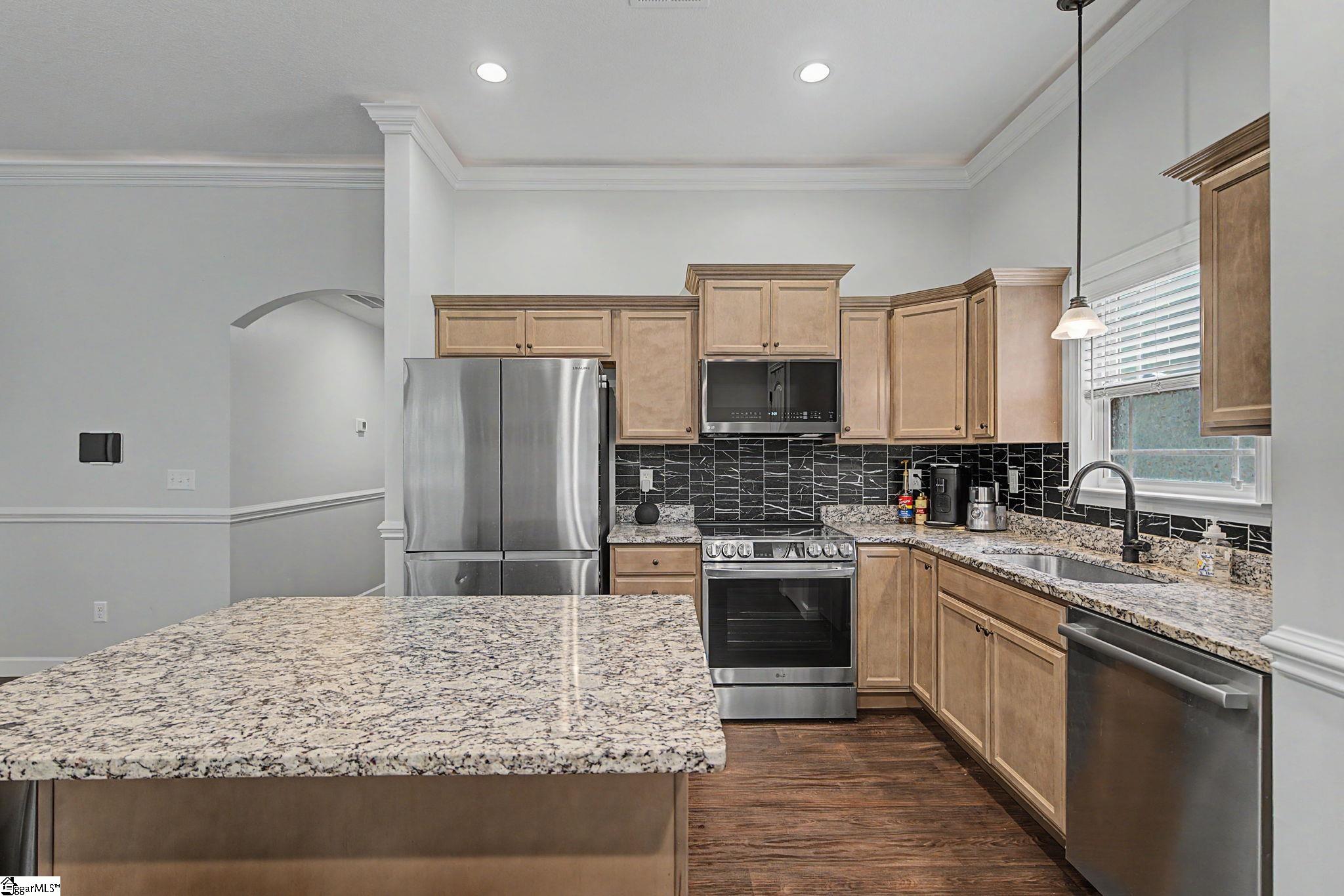 464 Timberwood Drive Property Photo 3