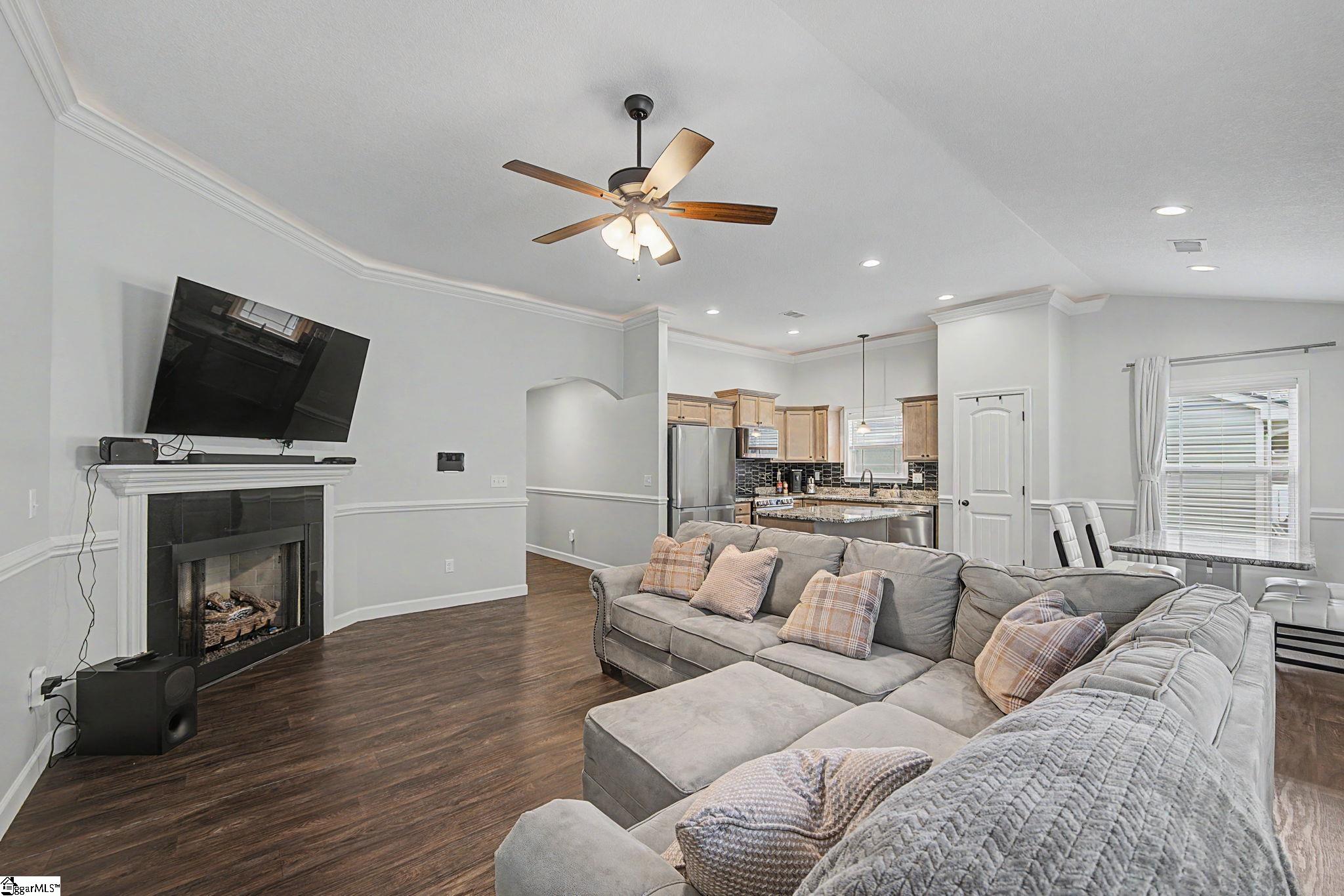 464 Timberwood Drive Property Photo 4