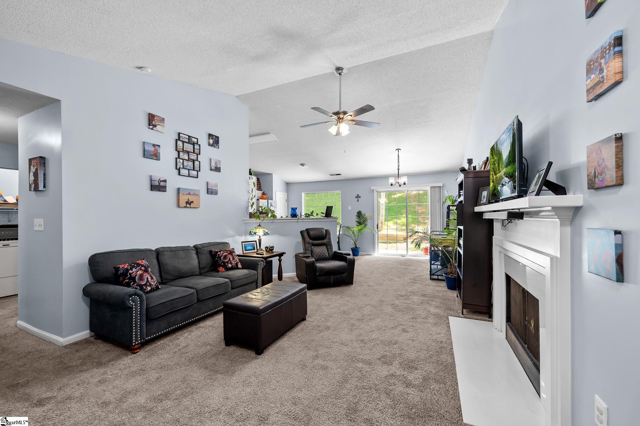 109 W Fall River Way Property Photo 2