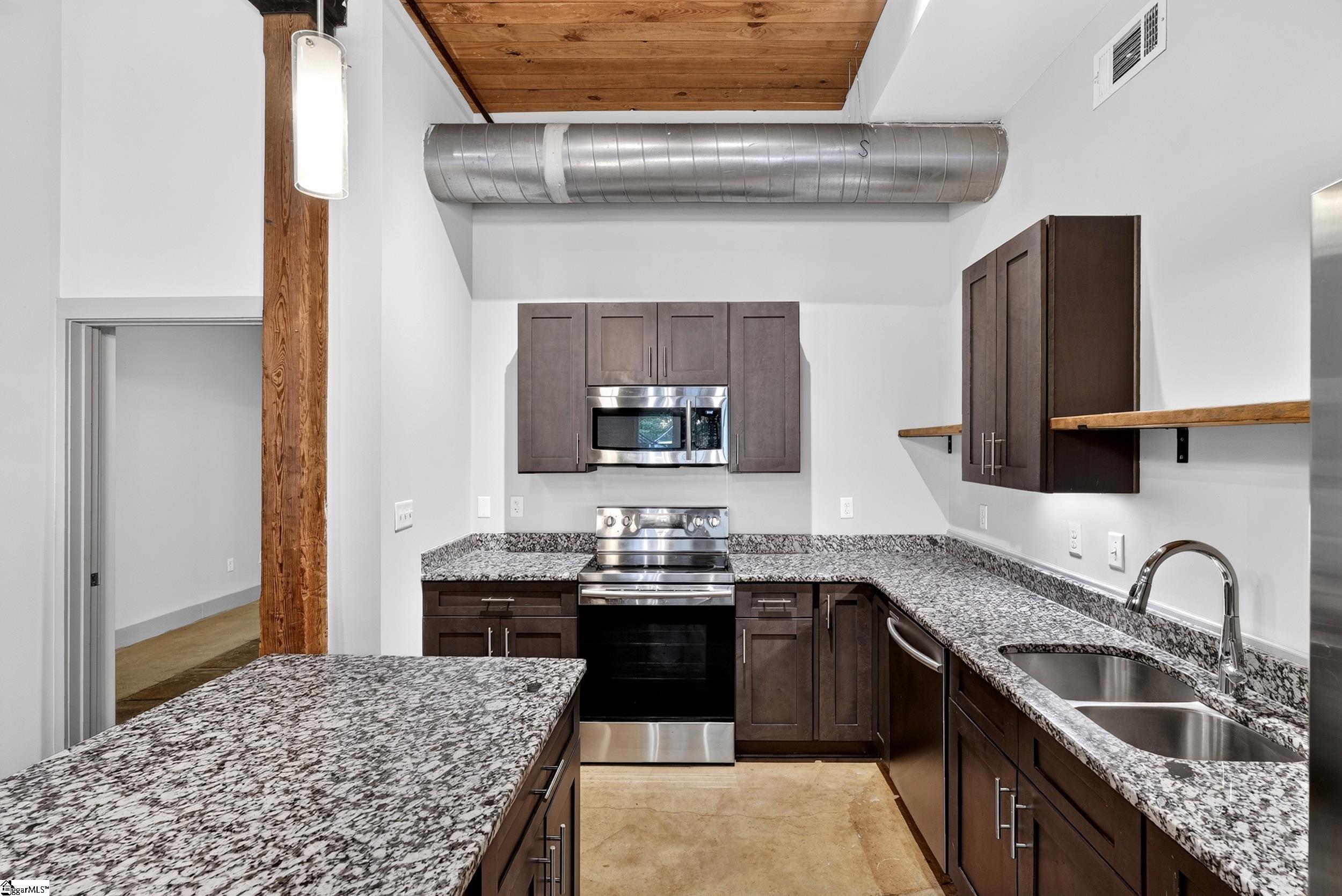 806 Green Avenue Property Photo 8
