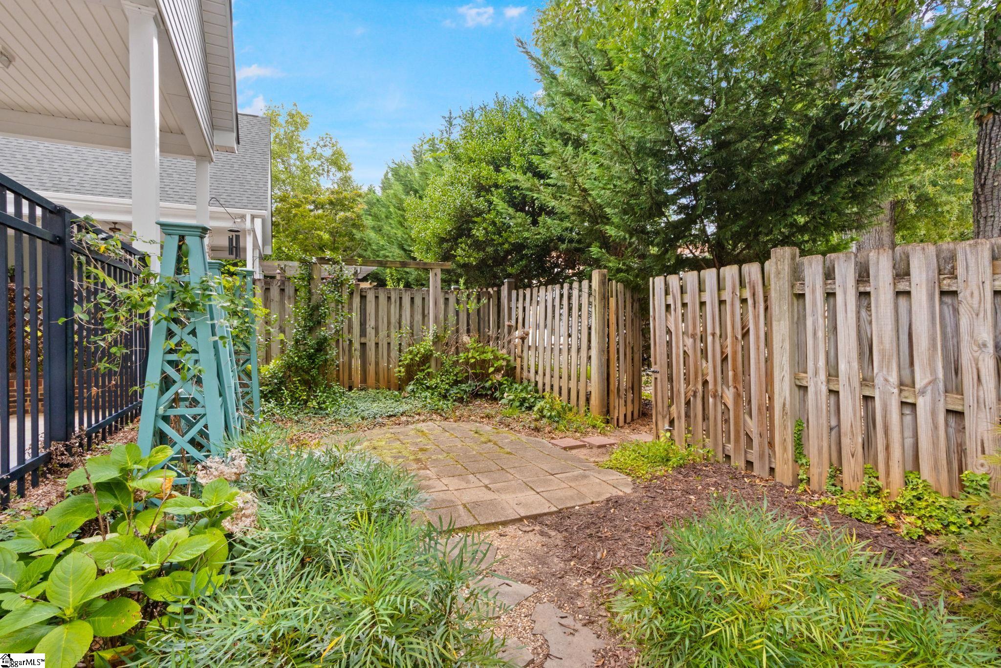 15 Crabapple Court Property Photo 4