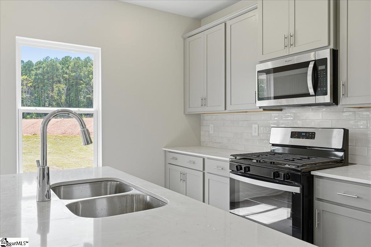 102 Swan Grove Trail Property Photo 9