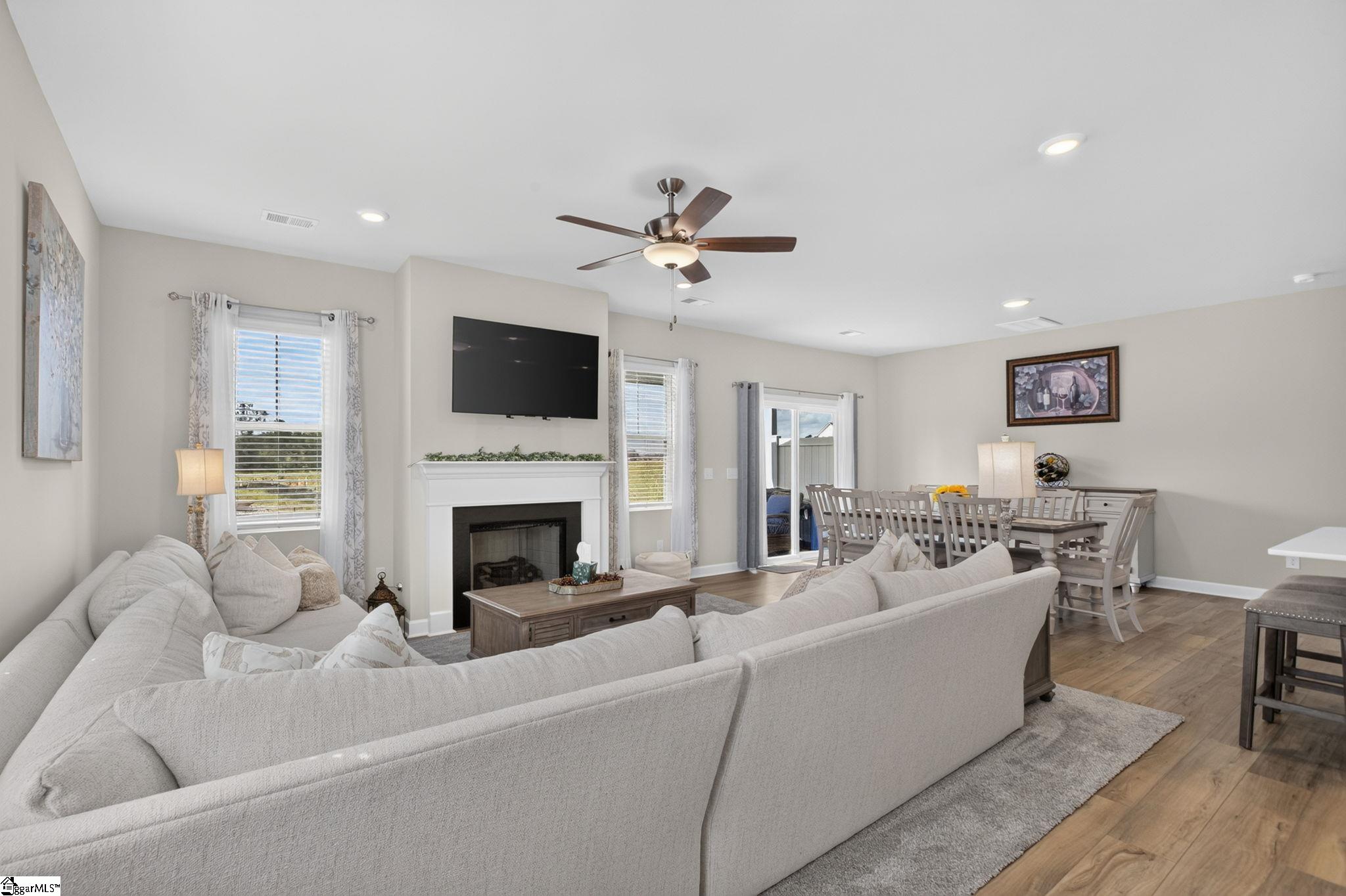 1528 Yellowwood Court Property Photo 8