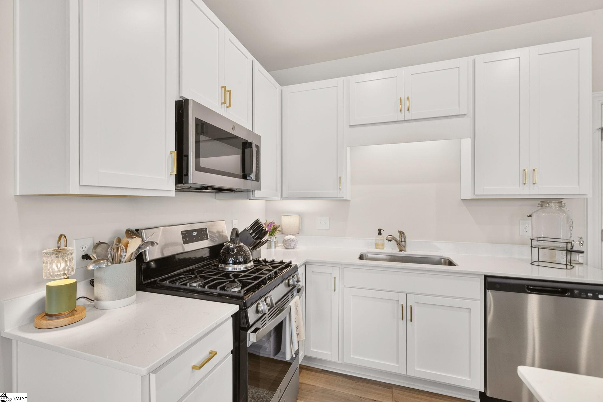 1528 Yellowwood Court Property Photo 10