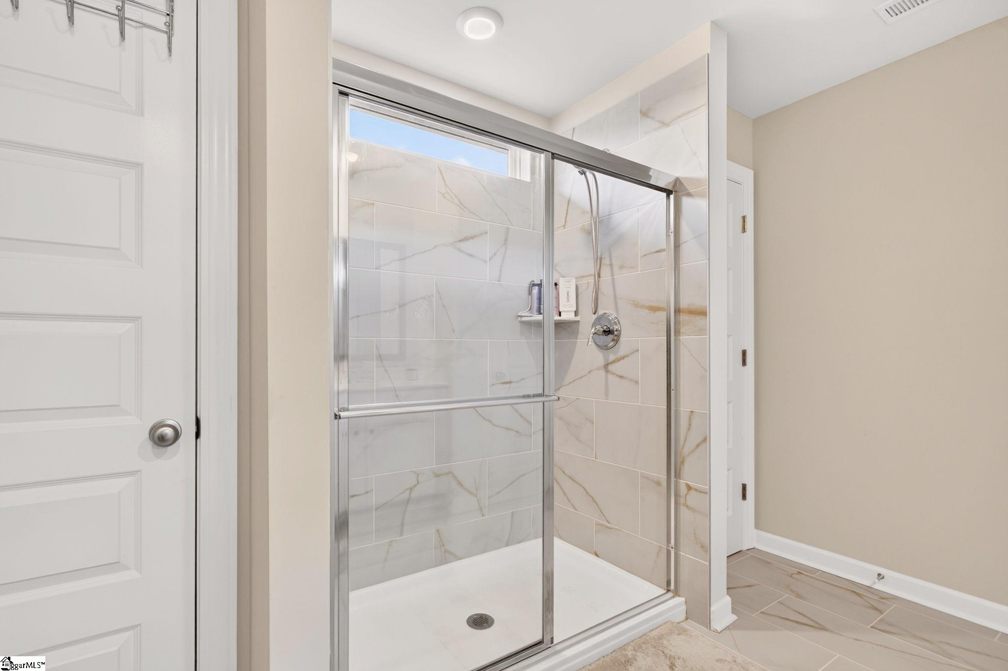 1528 Yellowwood Court Property Photo 32