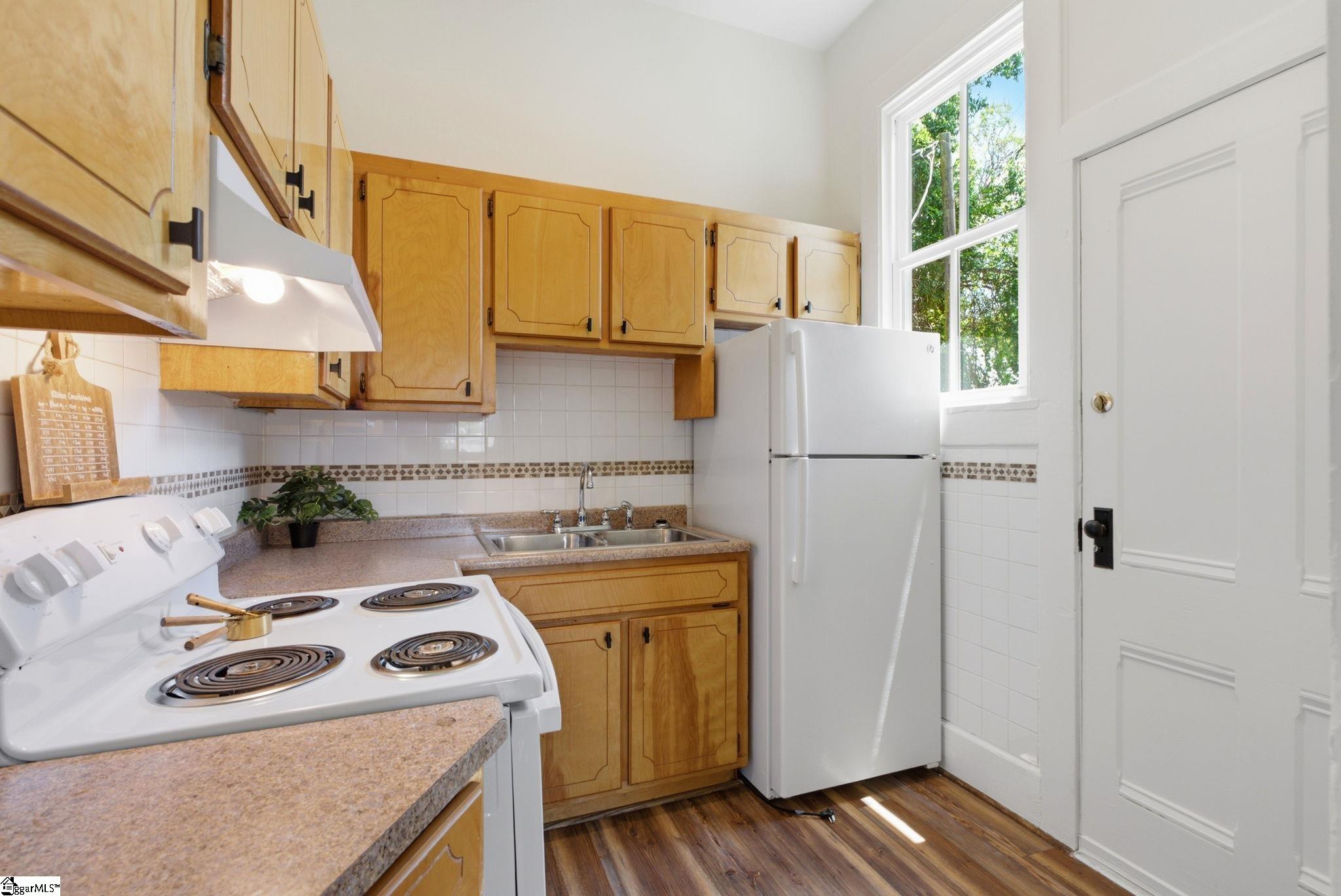 405 Perry Avenue Property Photo 21
