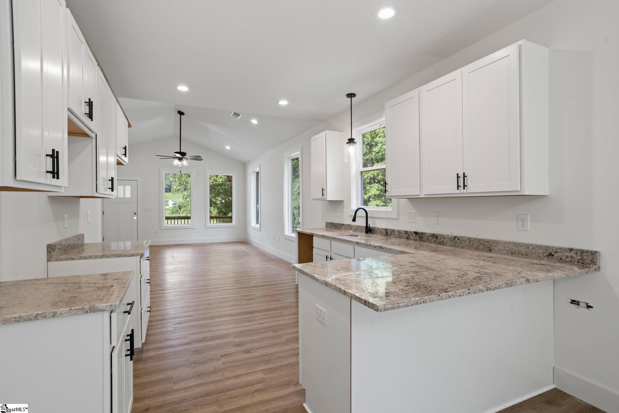 138 Deerfield Drive Property Photo 6