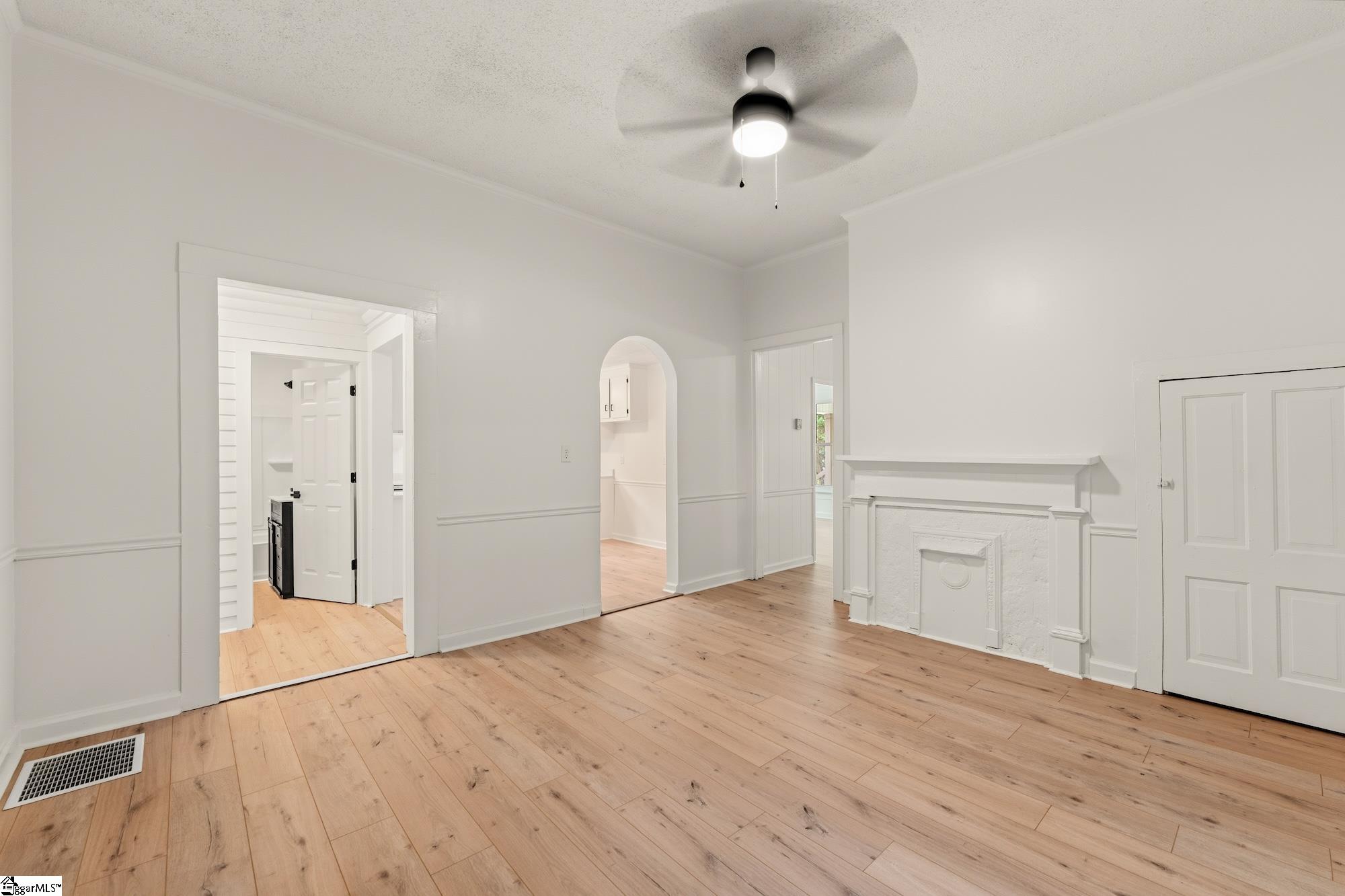 305 Glazner Street Property Photo 8