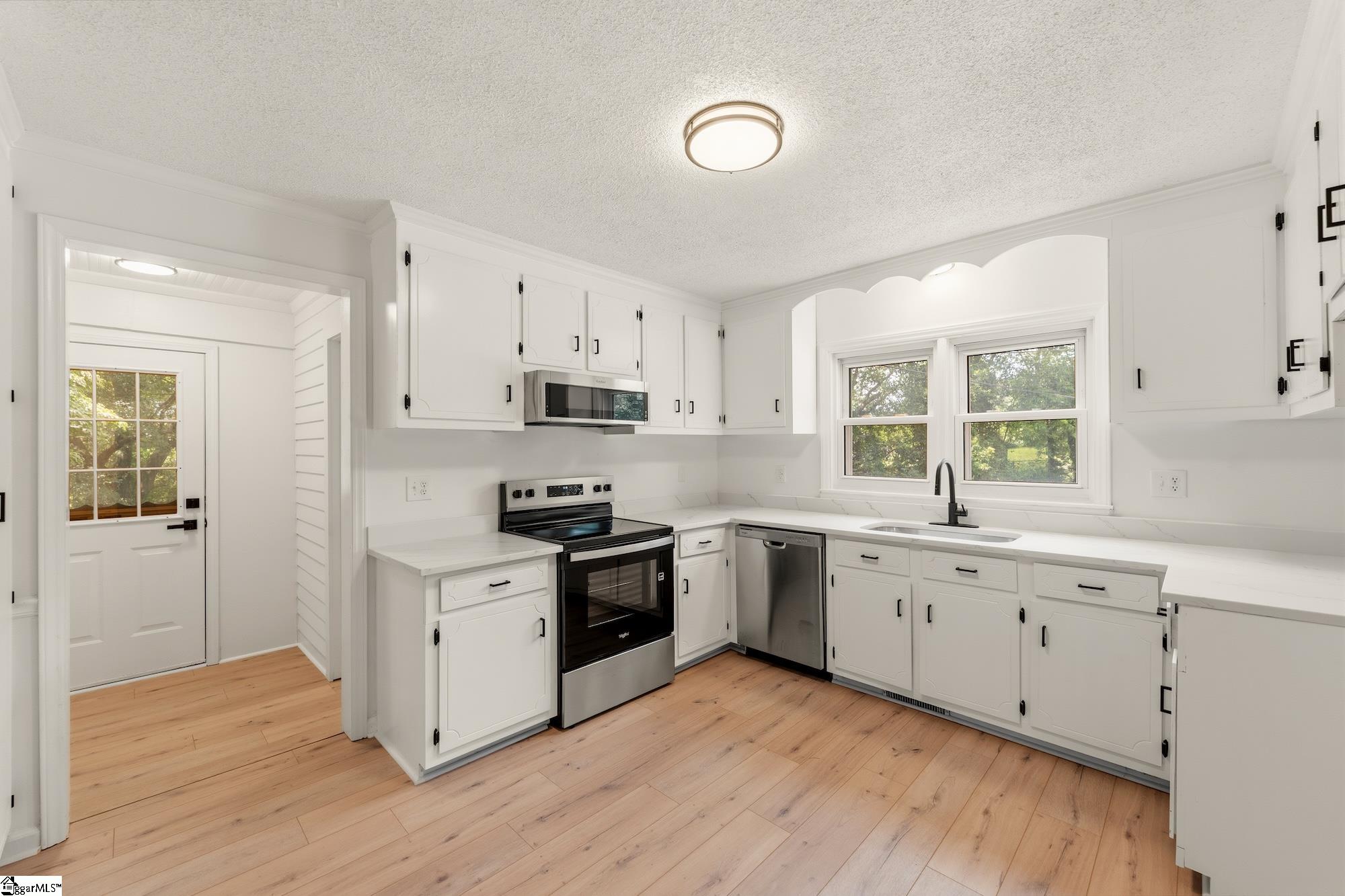 305 Glazner Street Property Photo 10