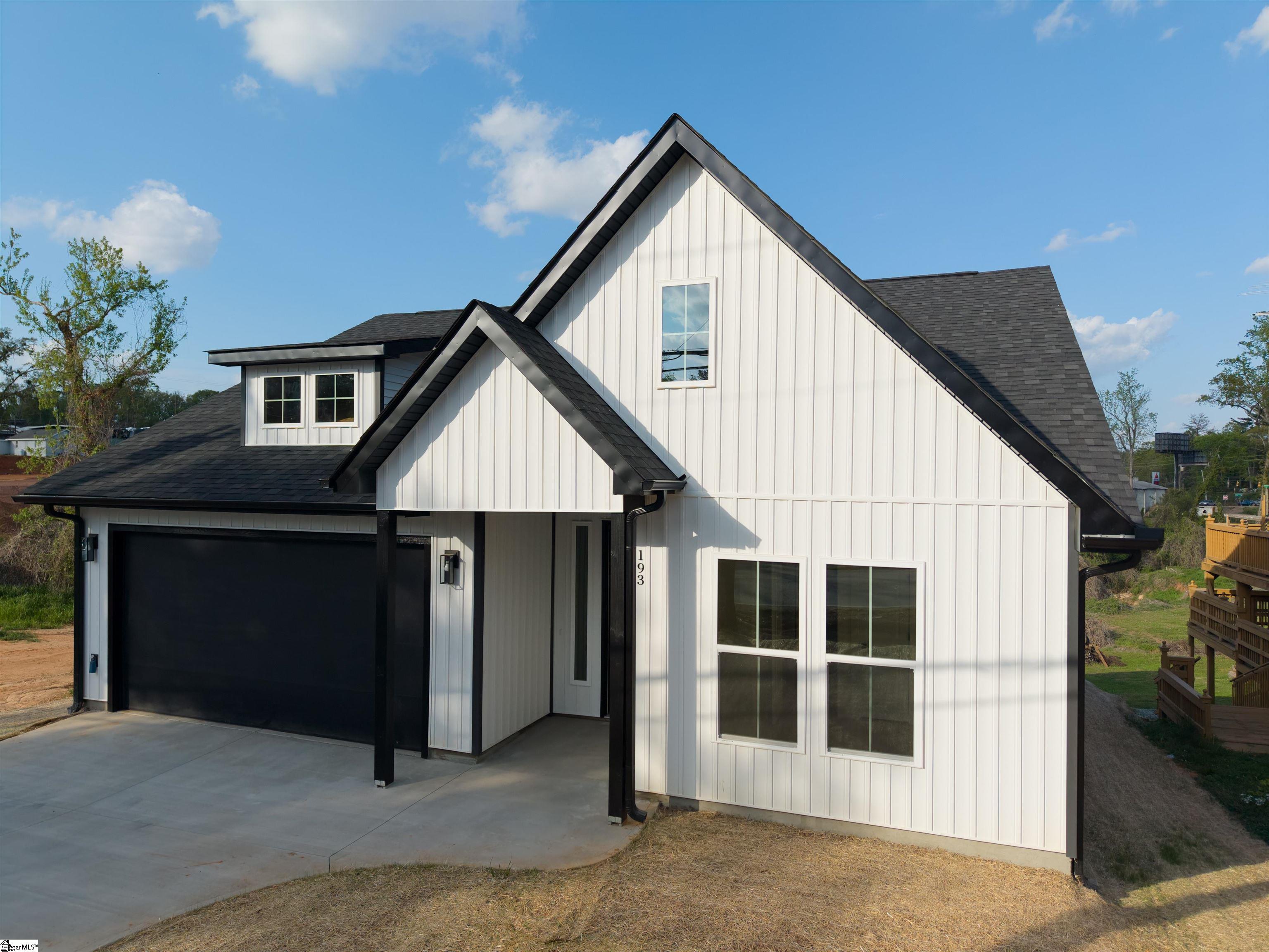 193 Wood Street Property Photo 3
