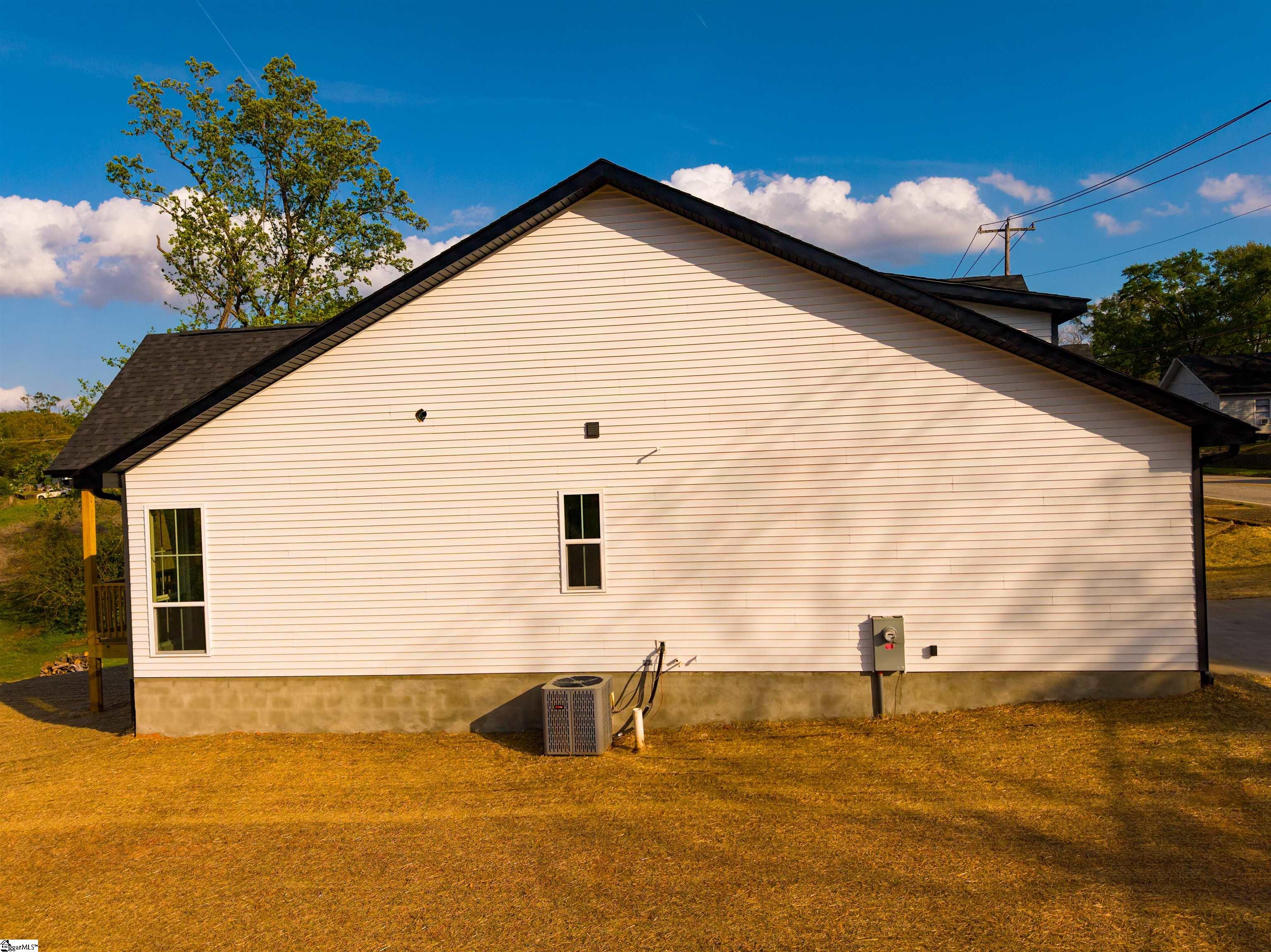 193 Wood Street Property Photo 7