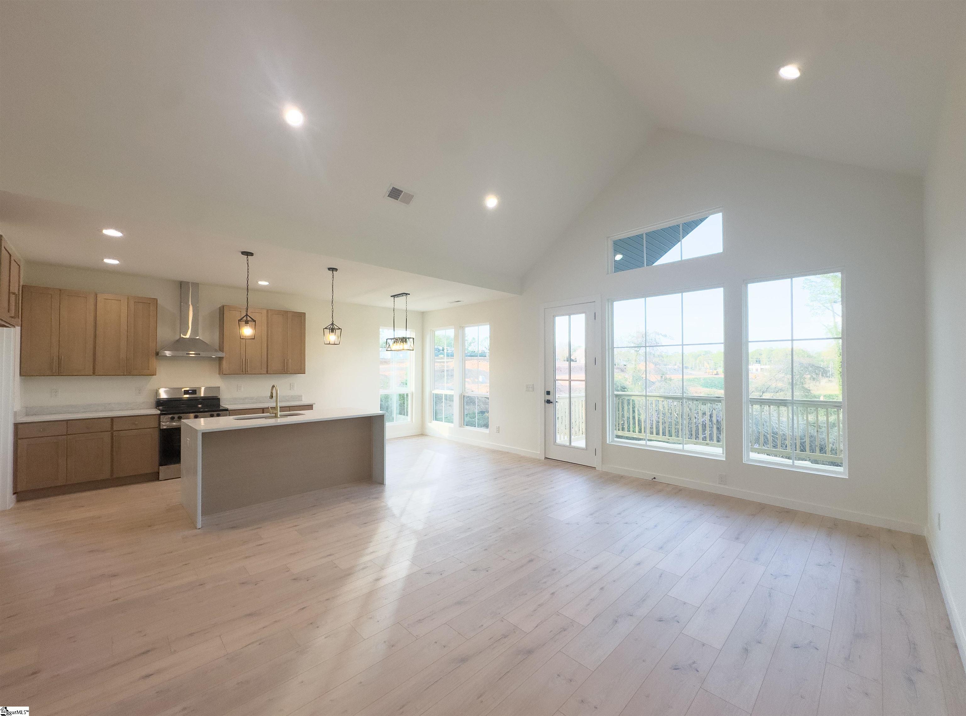 193 Wood Street Property Photo 17