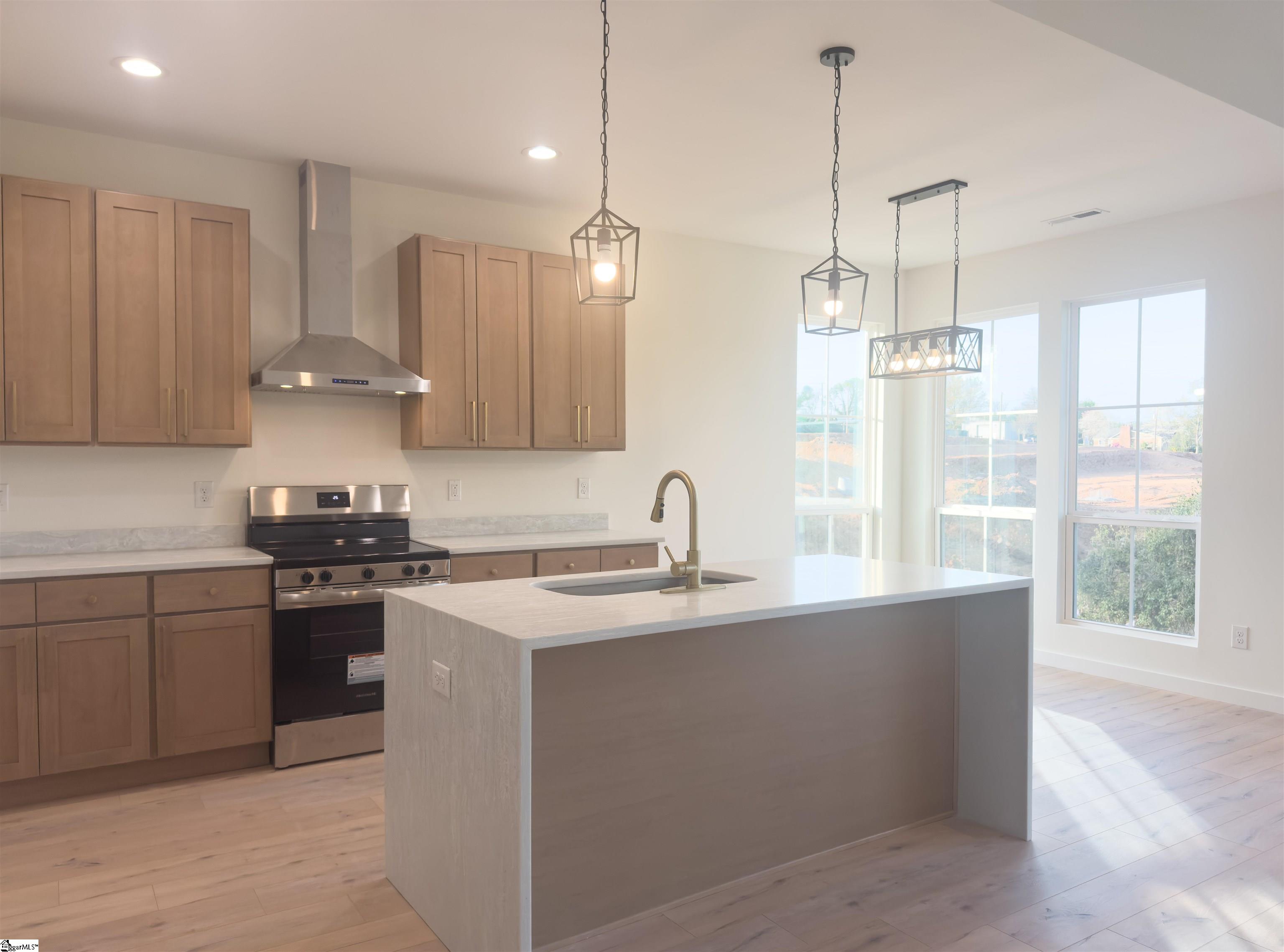 193 Wood Street Property Photo 24