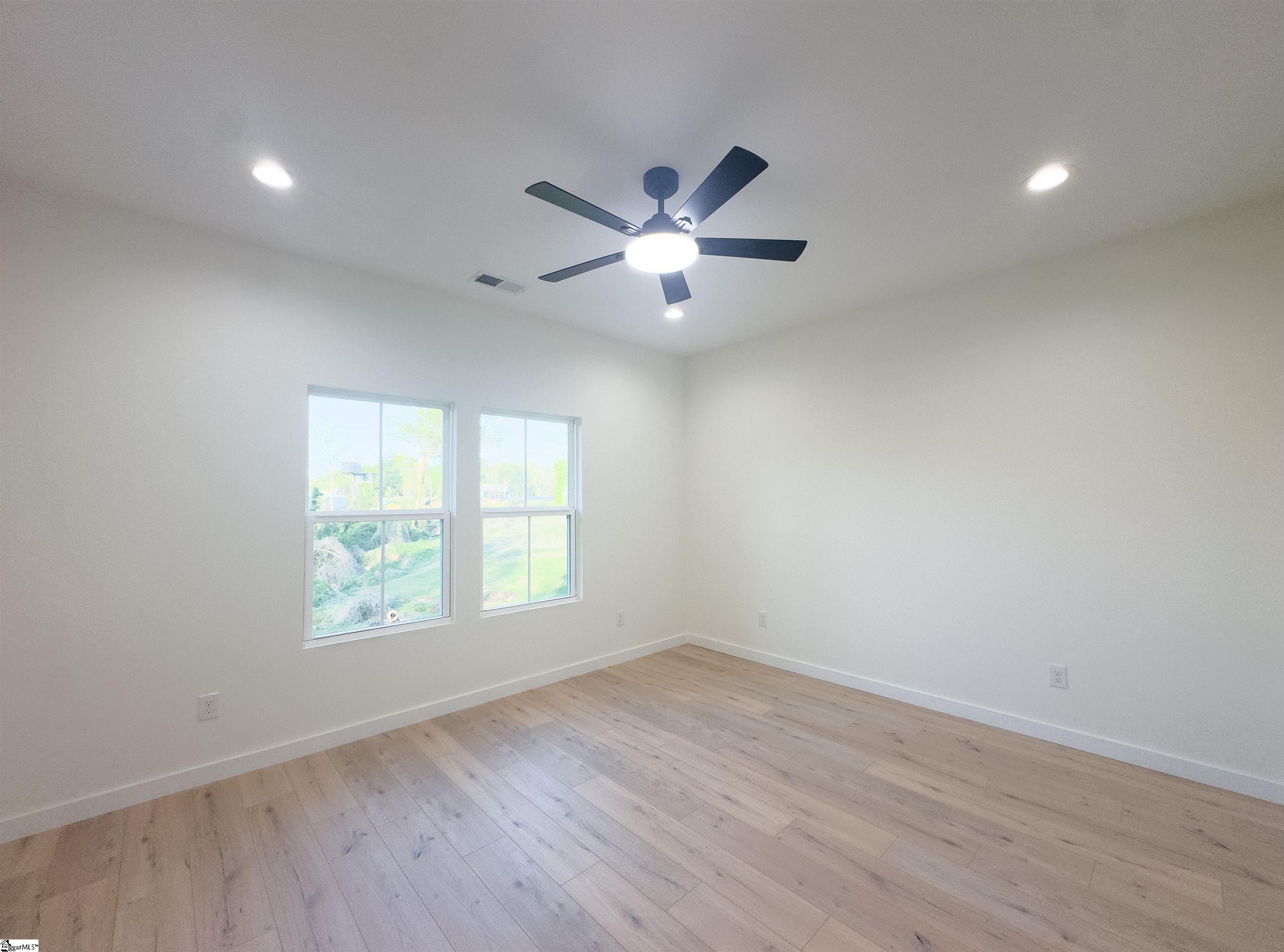 193 Wood Street Property Photo 30
