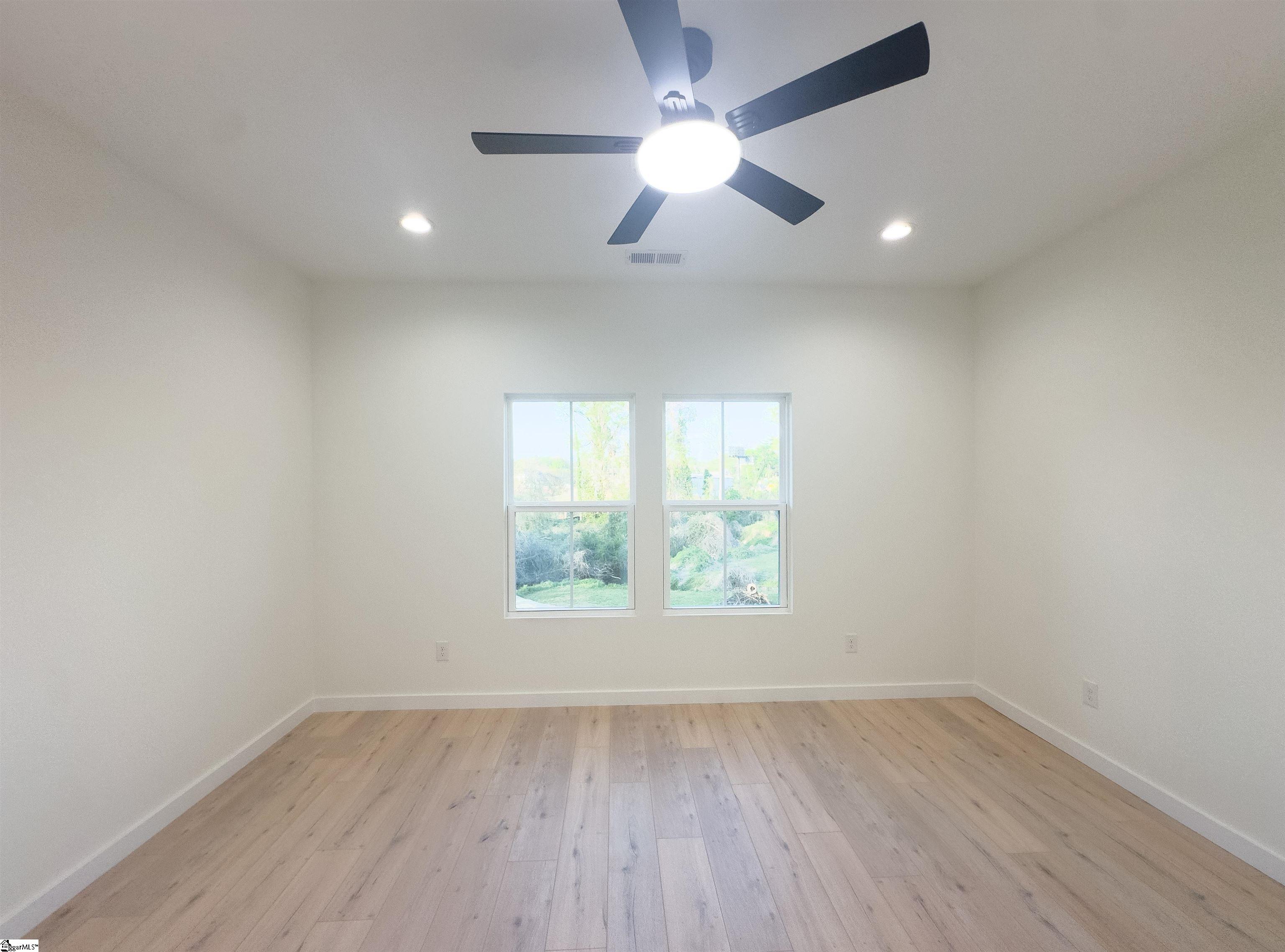 193 Wood Street Property Photo 31